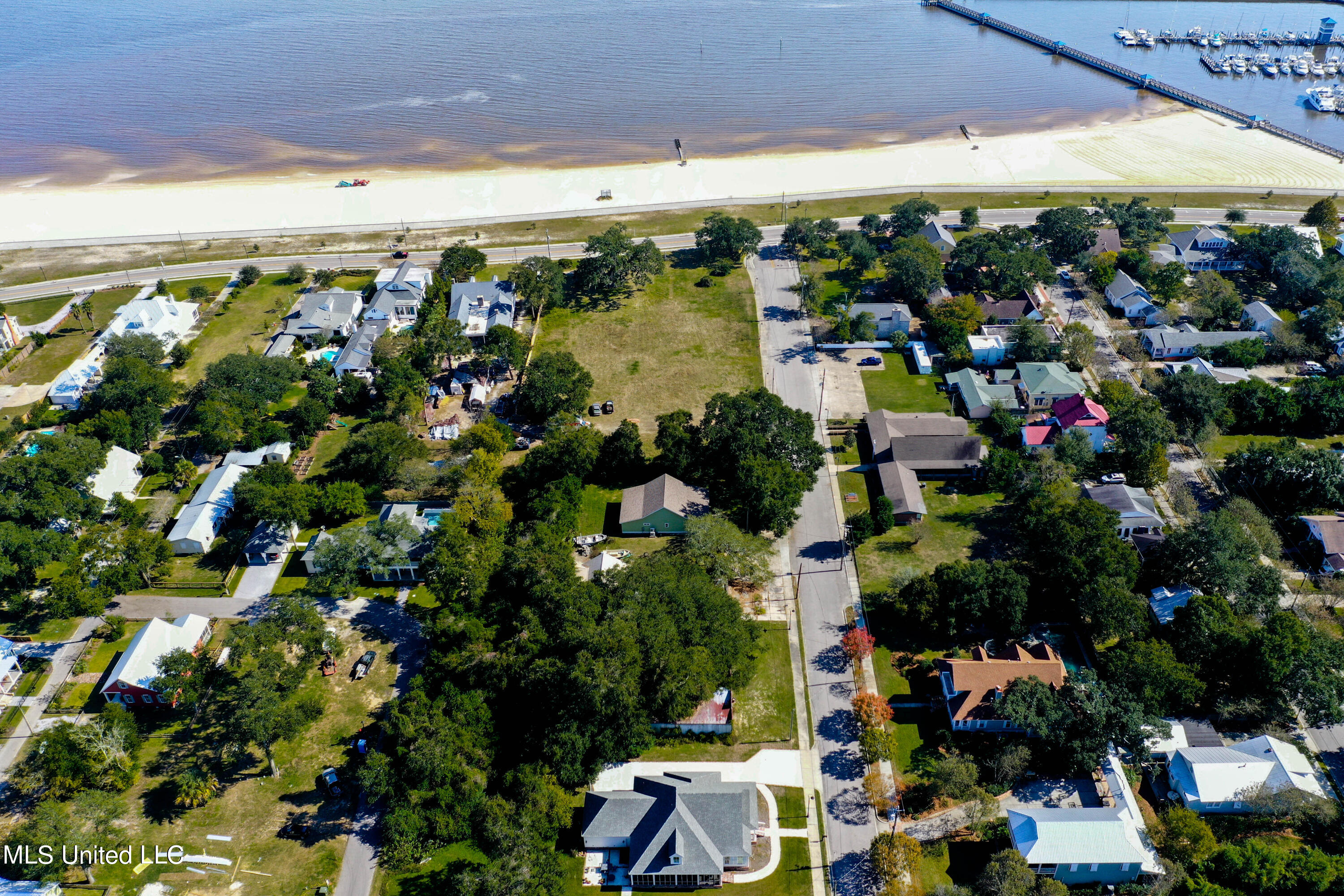 400 N Beach Boulevard Property Photo 4