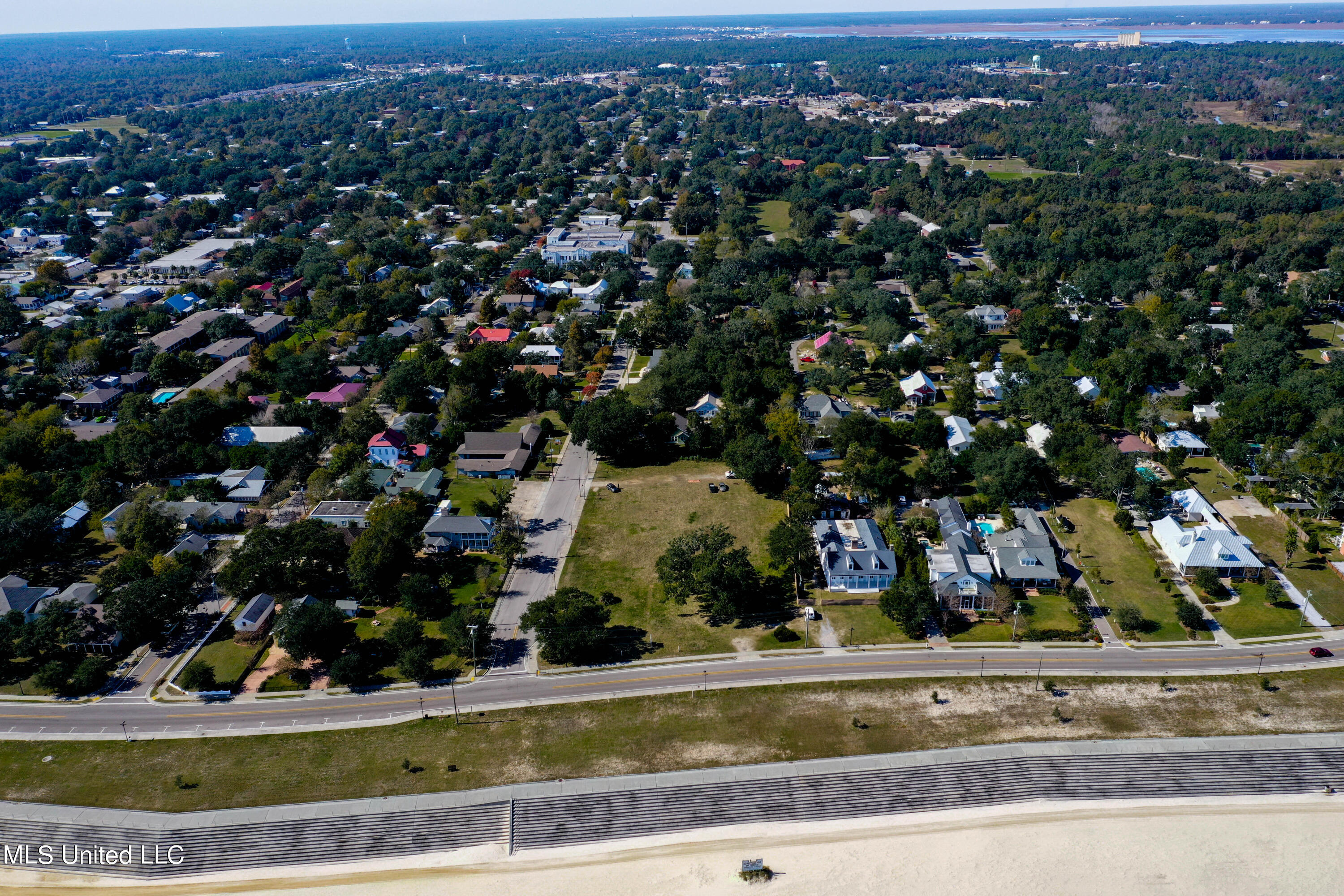400 N Beach Boulevard Property Photo 5