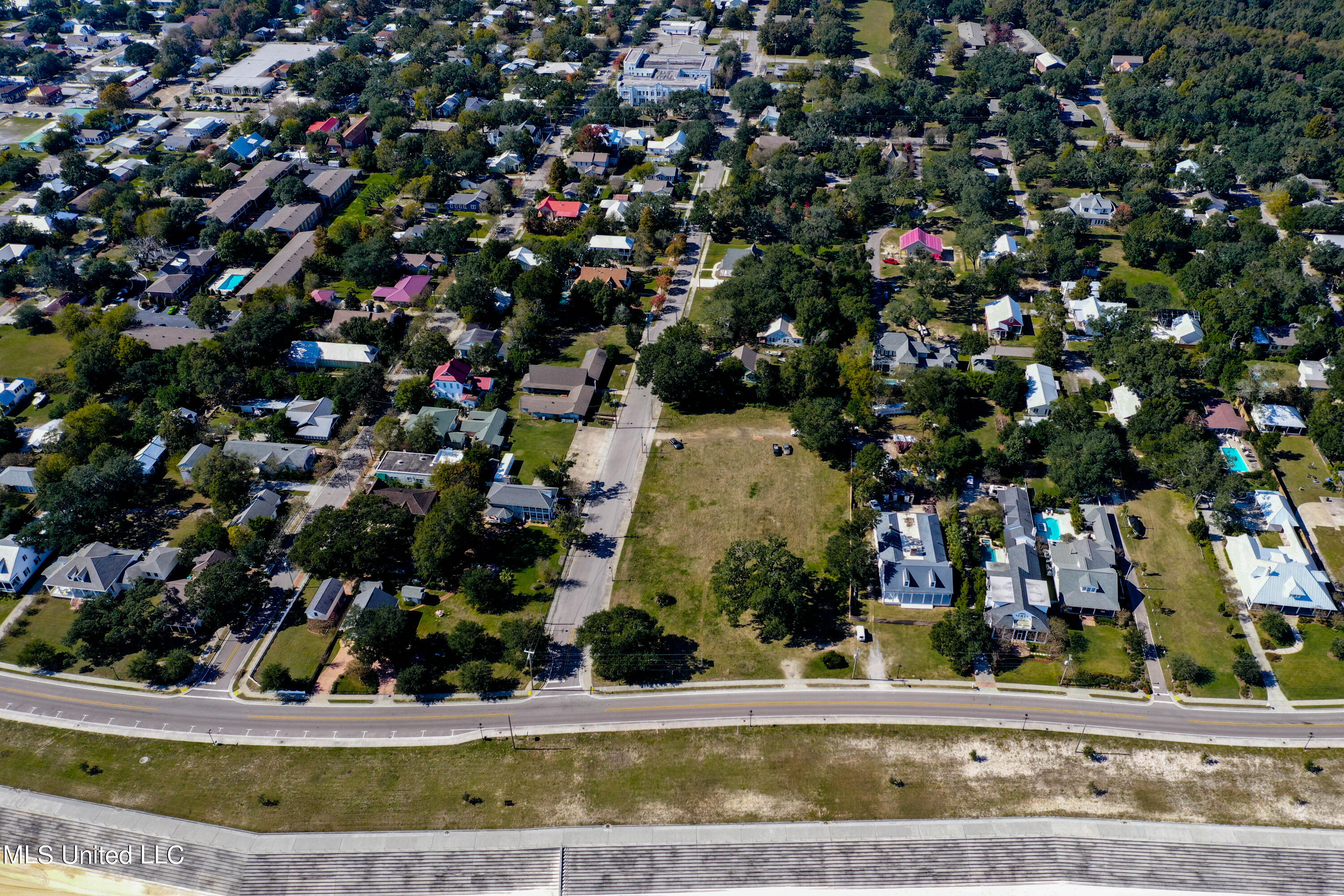400 N Beach Boulevard Property Photo 7