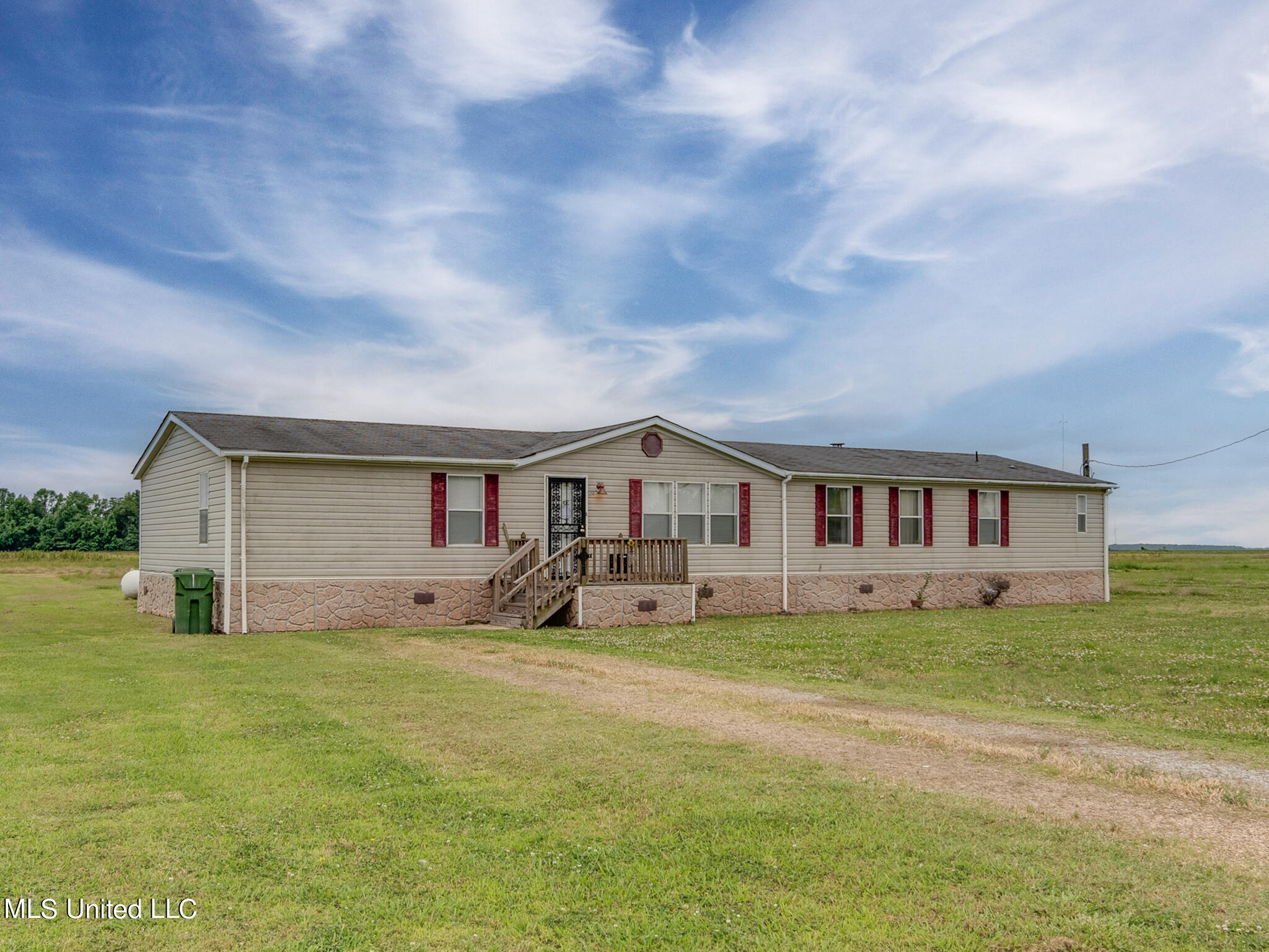 5208 Dubbs Road Property Photo 1
