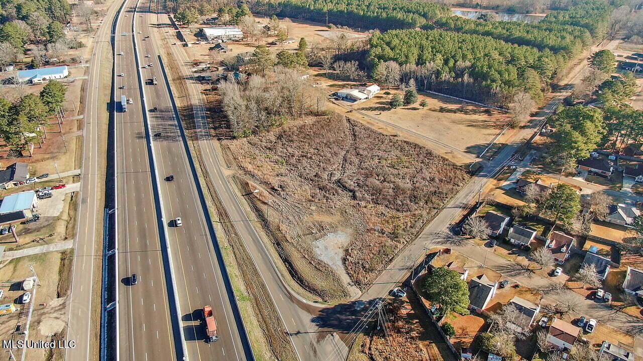 502 Bound Road Property Photo 2