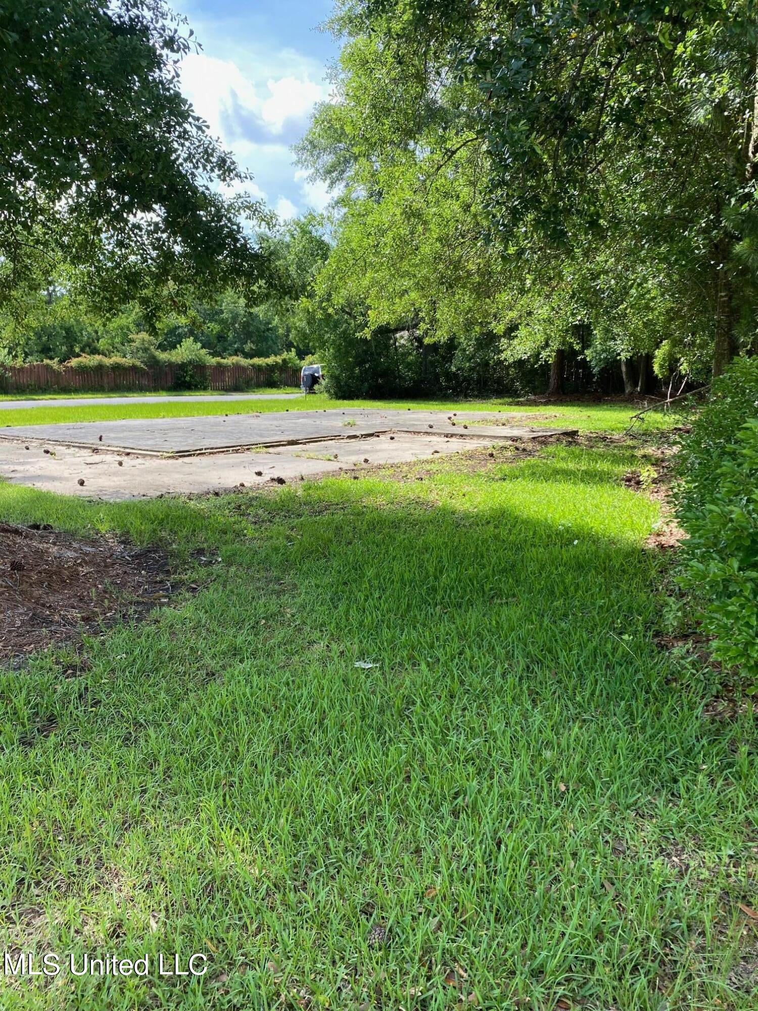16005 Lemoyne Boulevard Property Photo 4