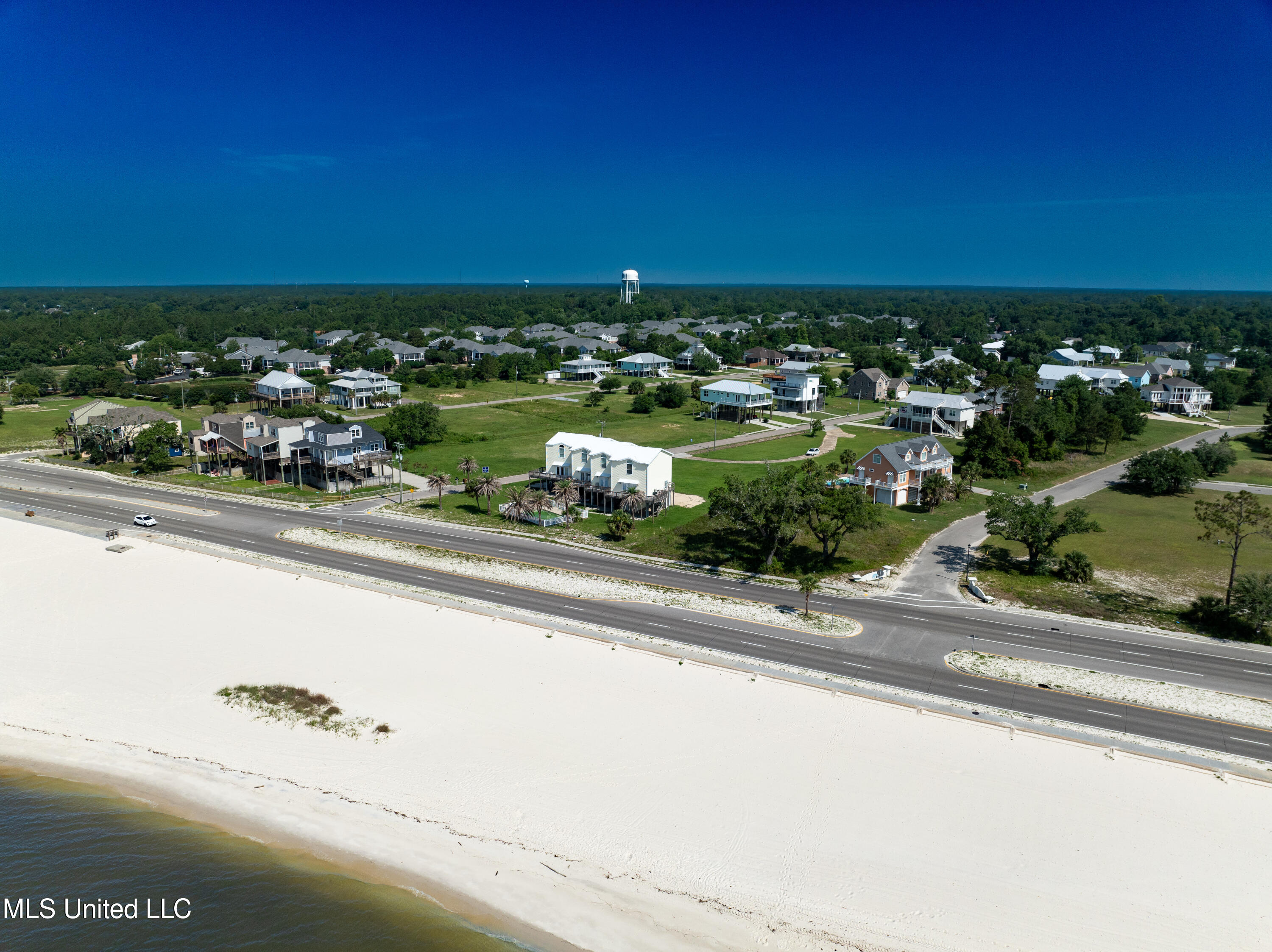 800 W Beach Boulevard Property Photo 4