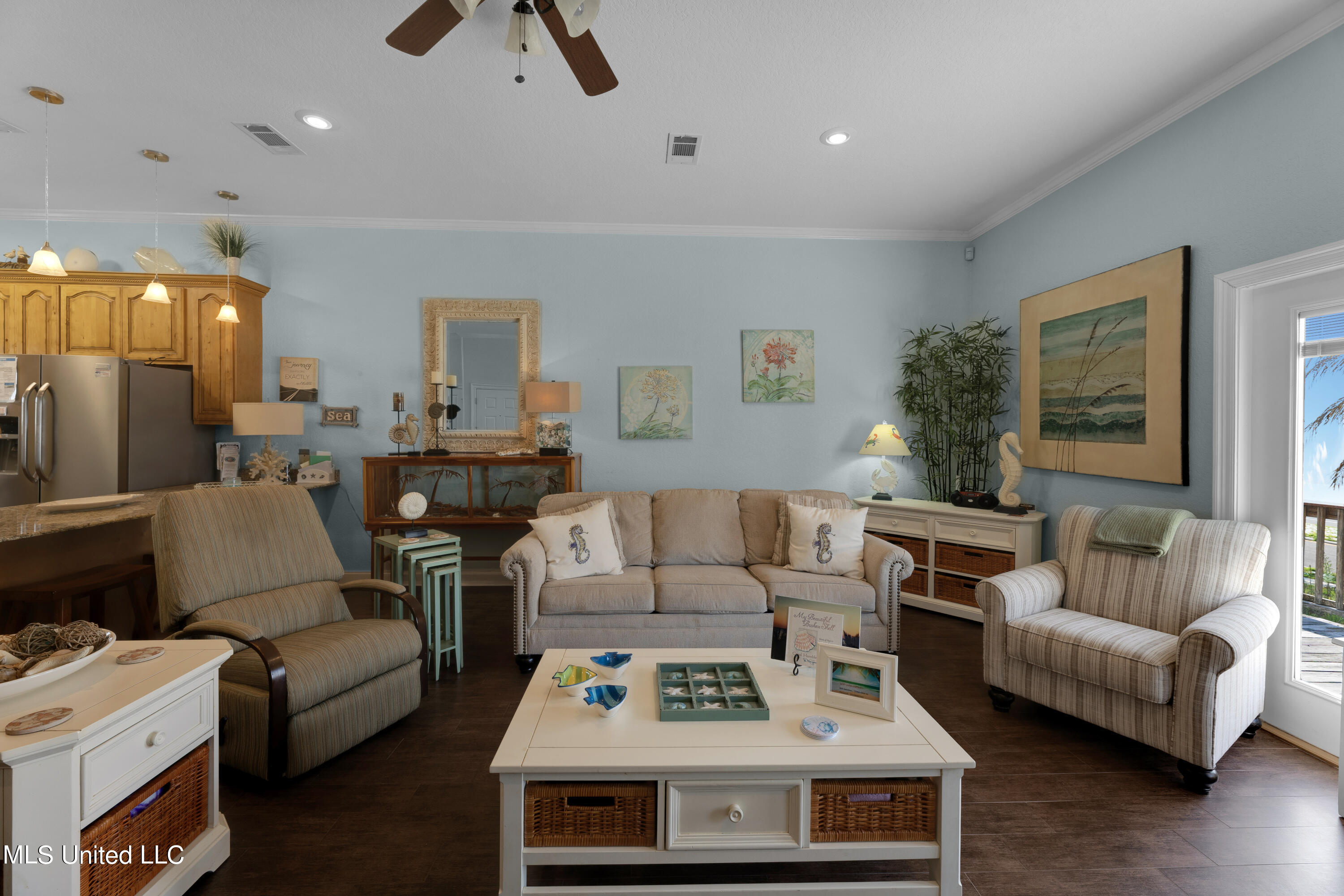 800 W Beach Boulevard Property Photo 8