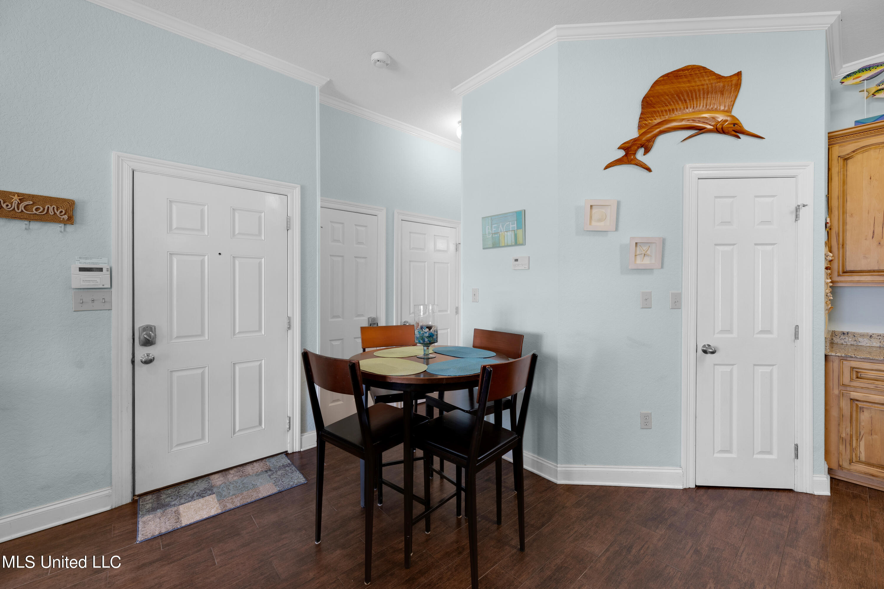 800 W Beach Boulevard Property Photo 12