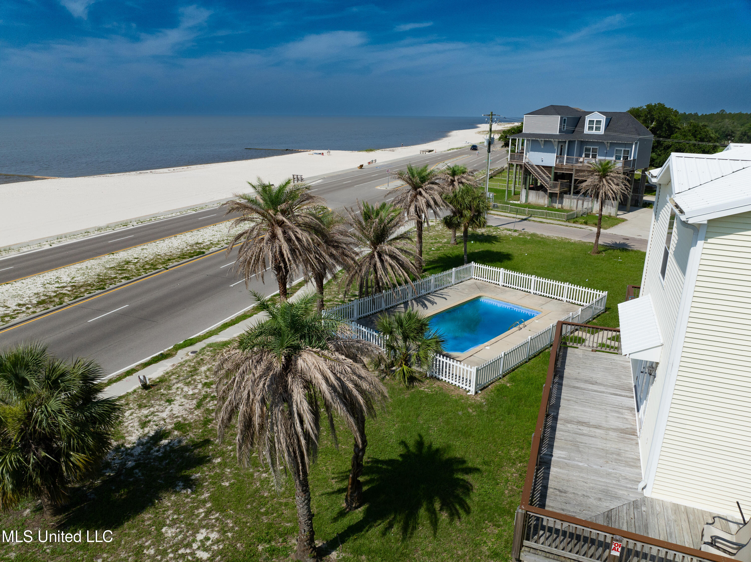 800 W Beach Boulevard Property Photo 22