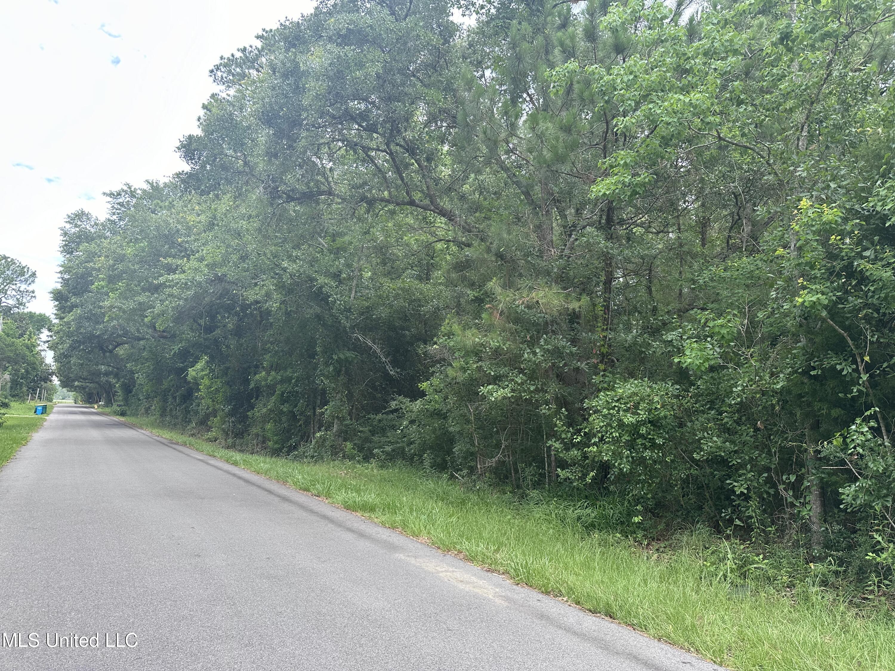 7904 Edgewater Boulevard Property Photo 1