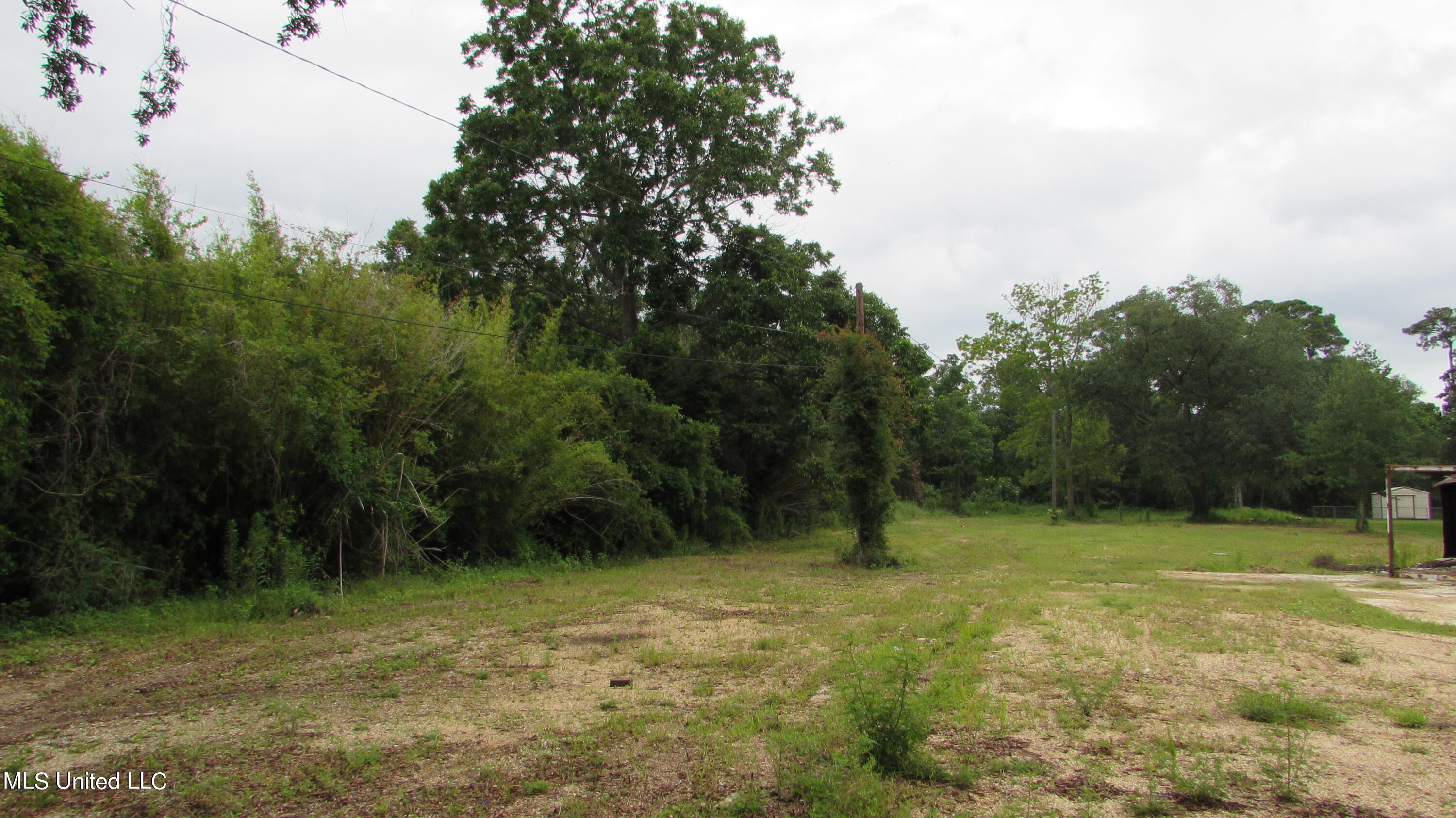 1808 E Pass Road Property Photo 5