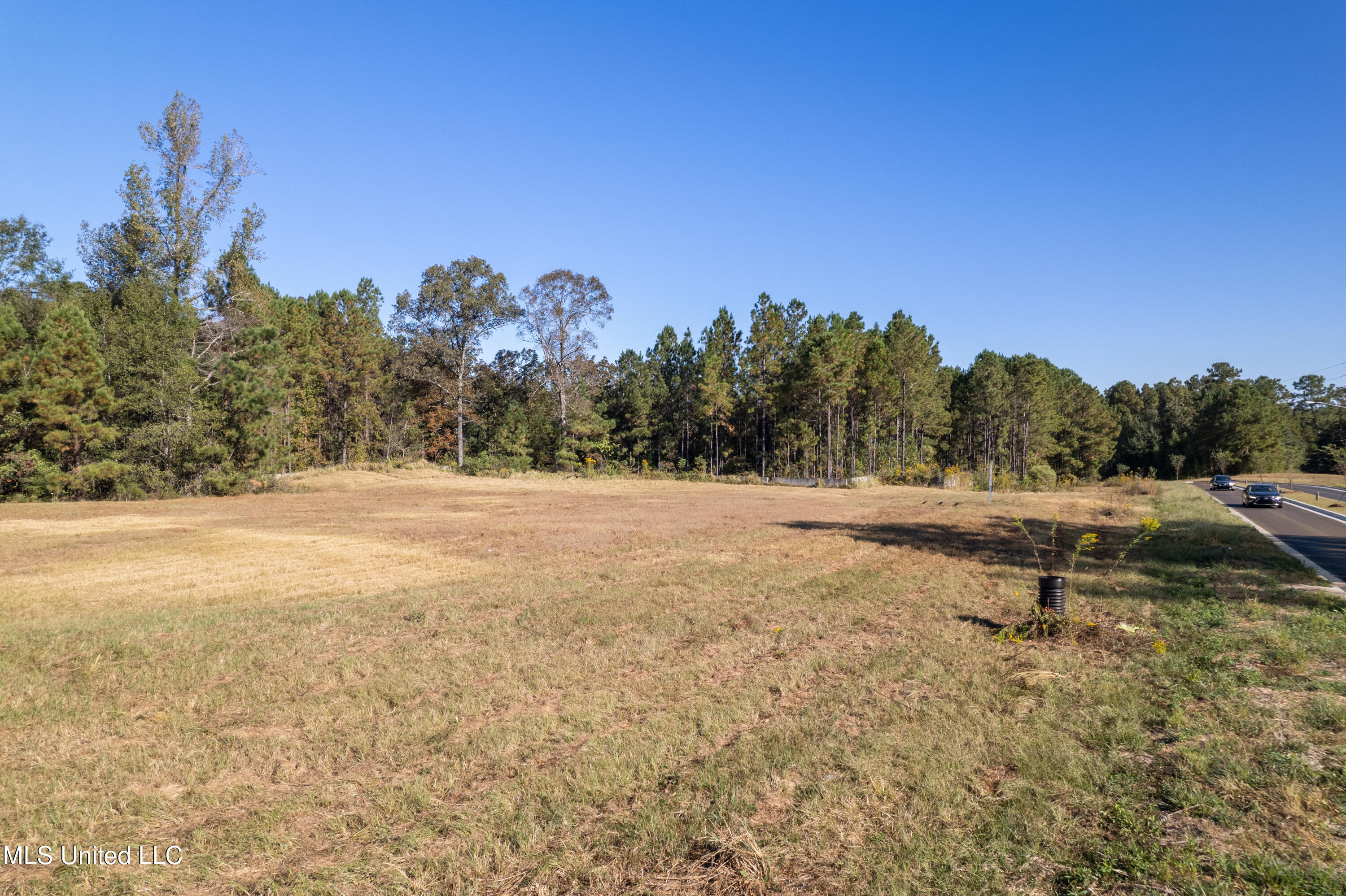 22.65 Acre Lamar Boulevard Property Photo 4