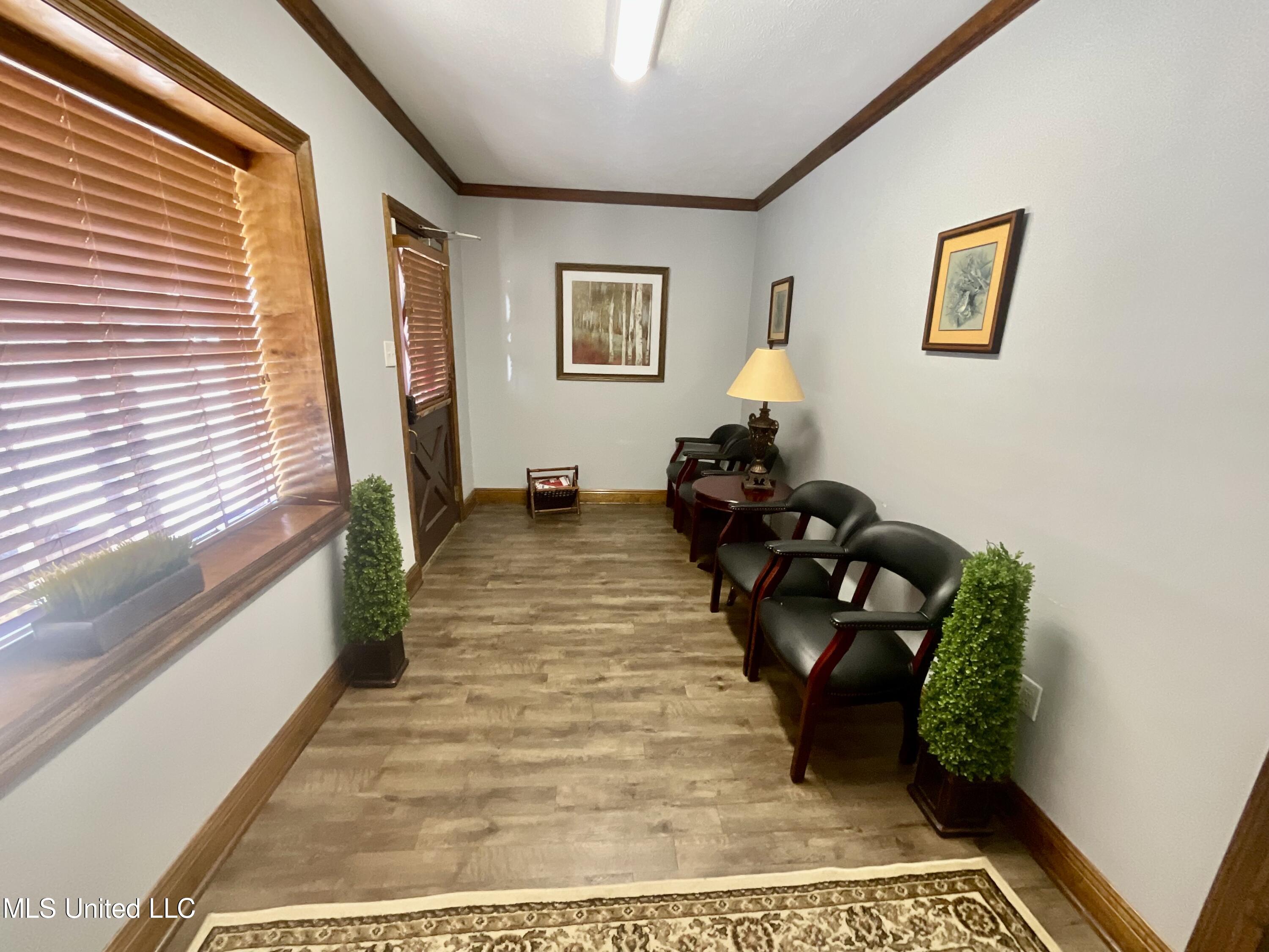 2405 Columbia Avenue Property Photo 4