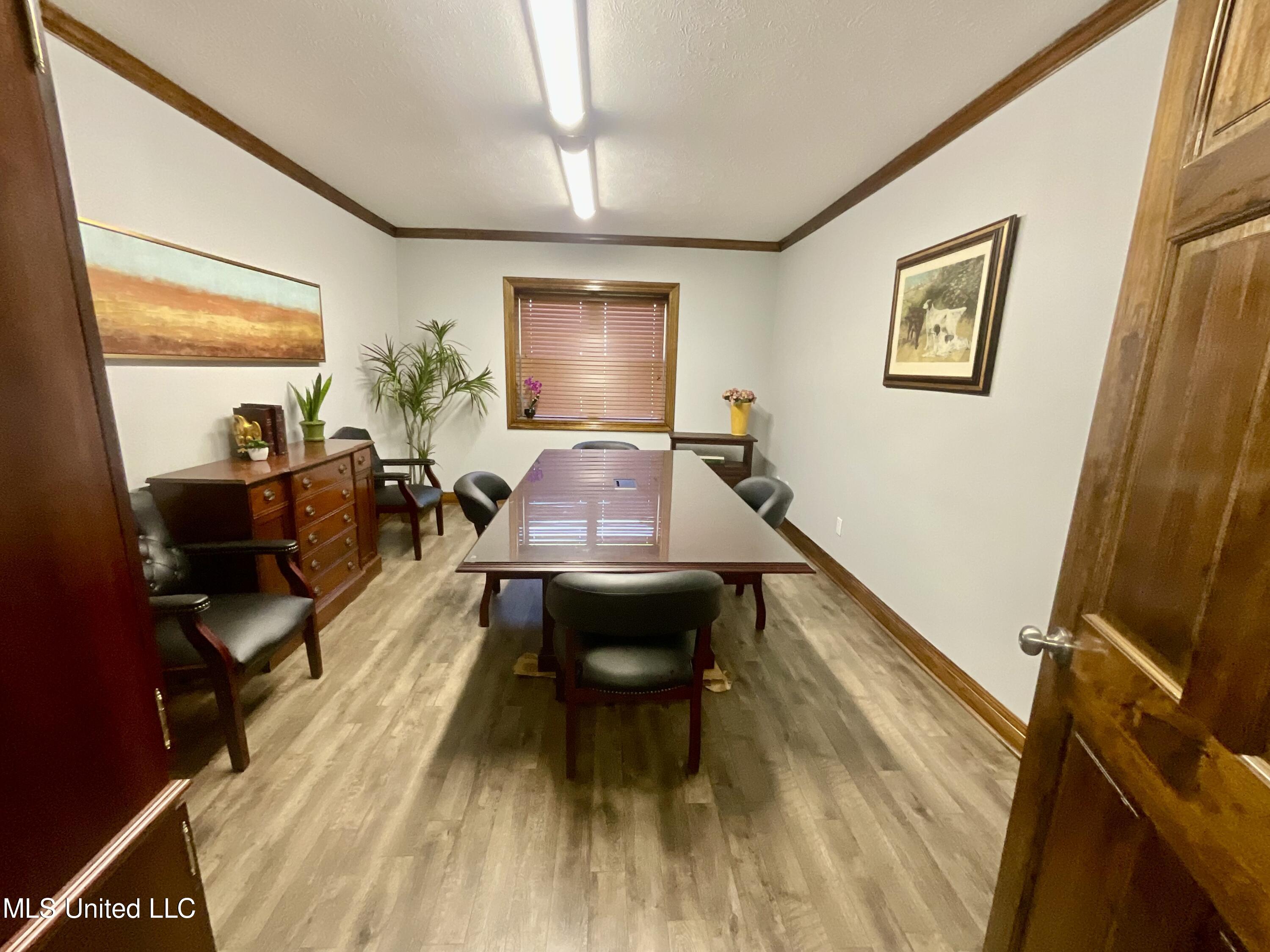 2405 Columbia Avenue Property Photo 6