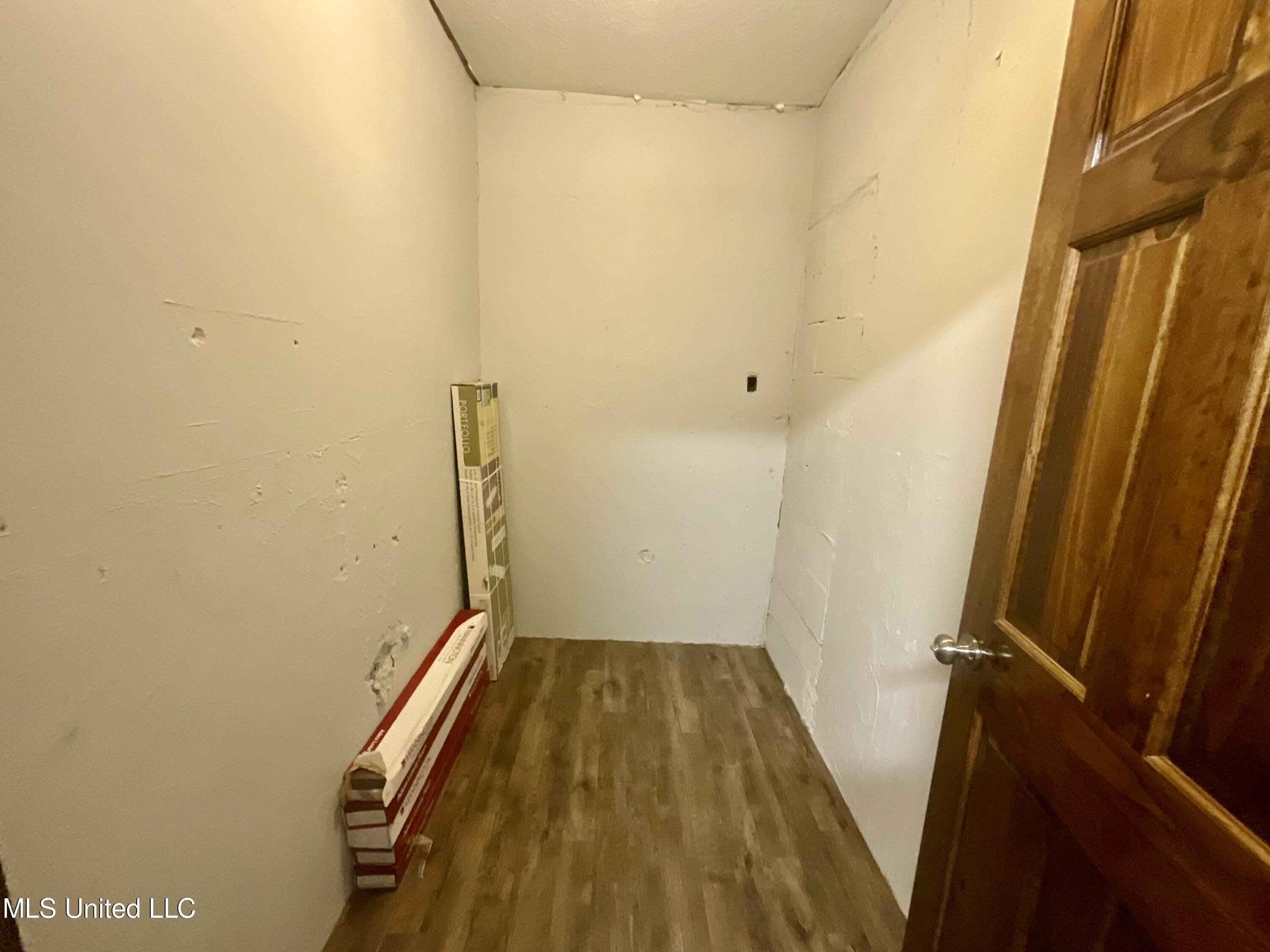 2405 Columbia Avenue Property Photo 7