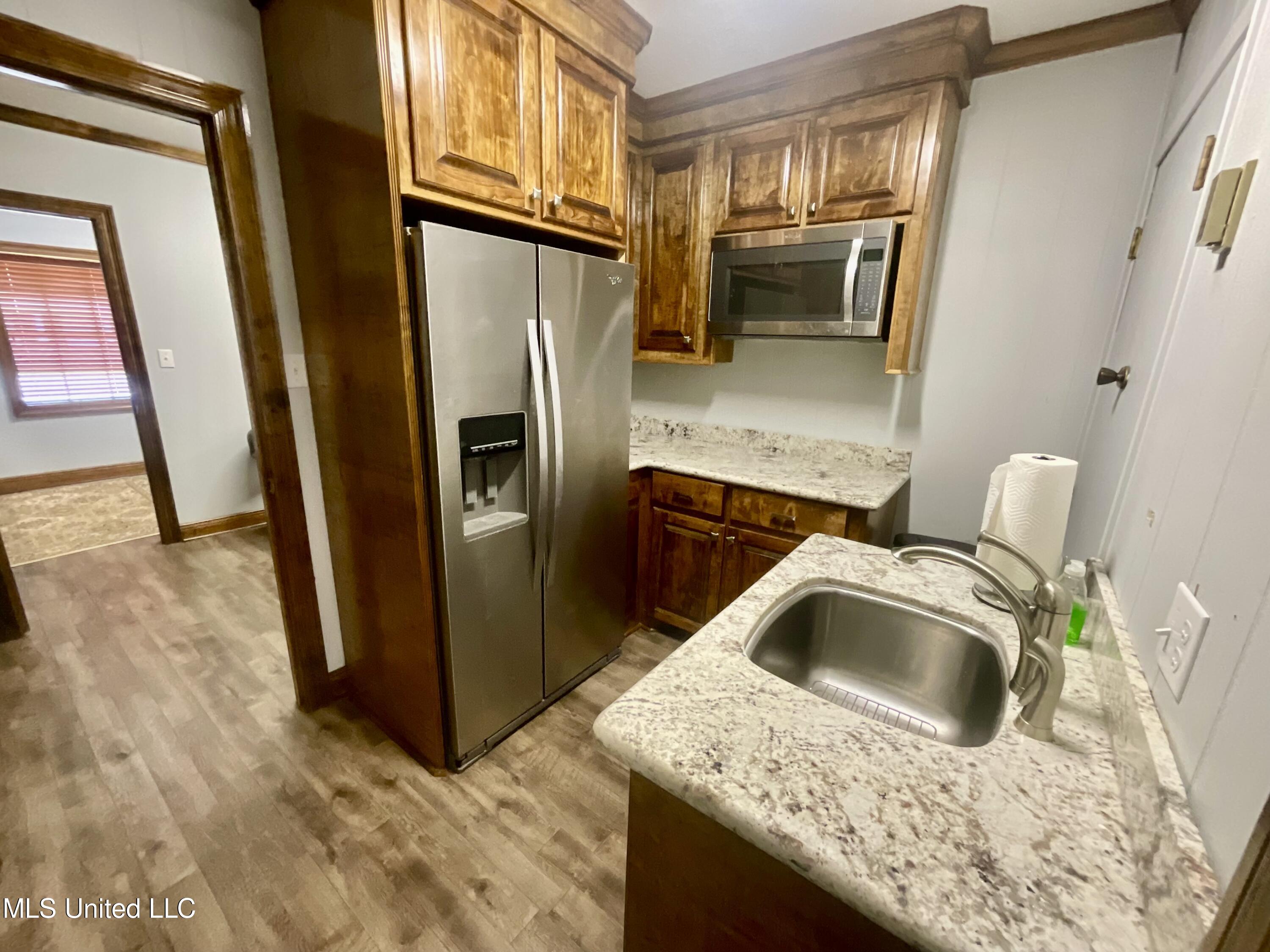 2405 Columbia Avenue Property Photo 11