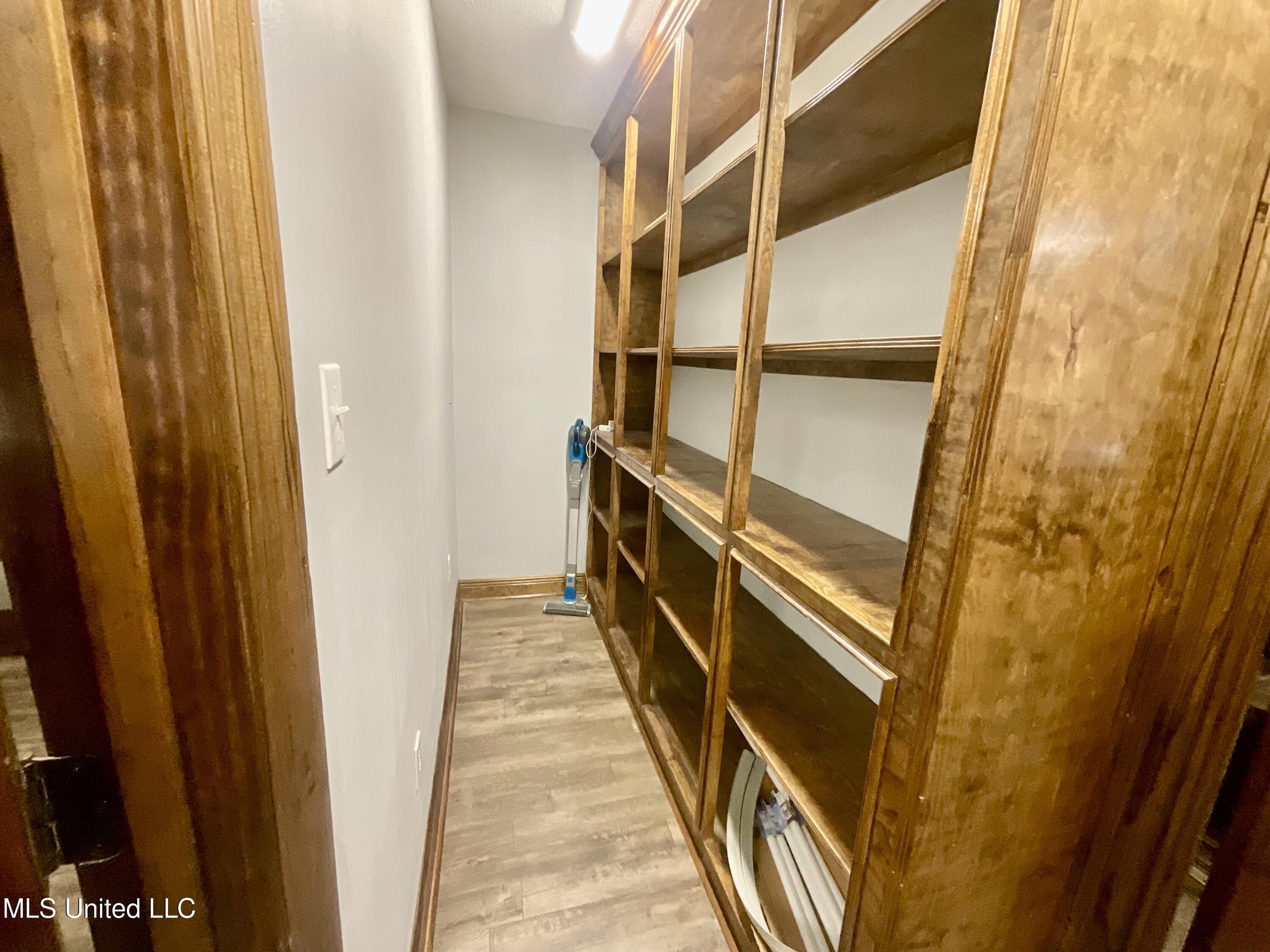 2405 Columbia Avenue Property Photo 15