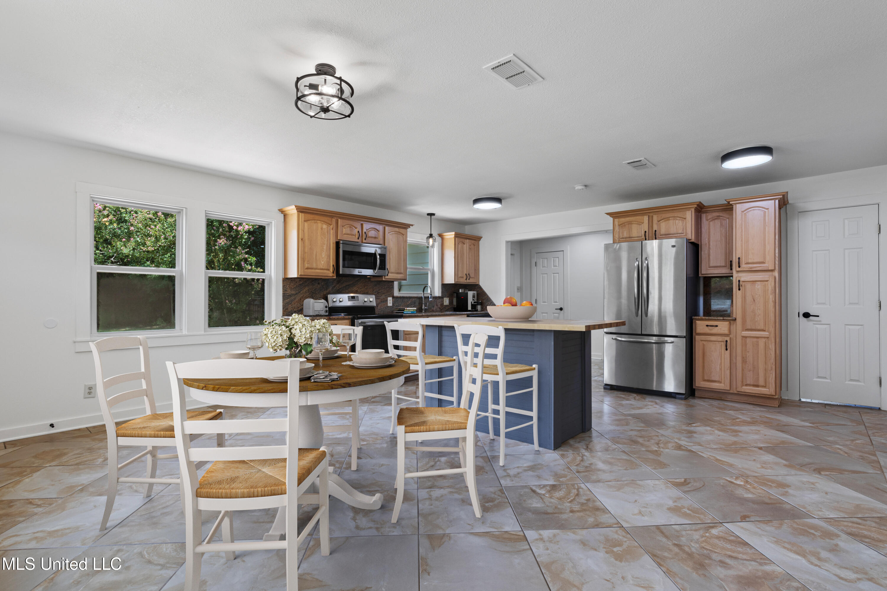1632 2nd Street Property Photo 4
