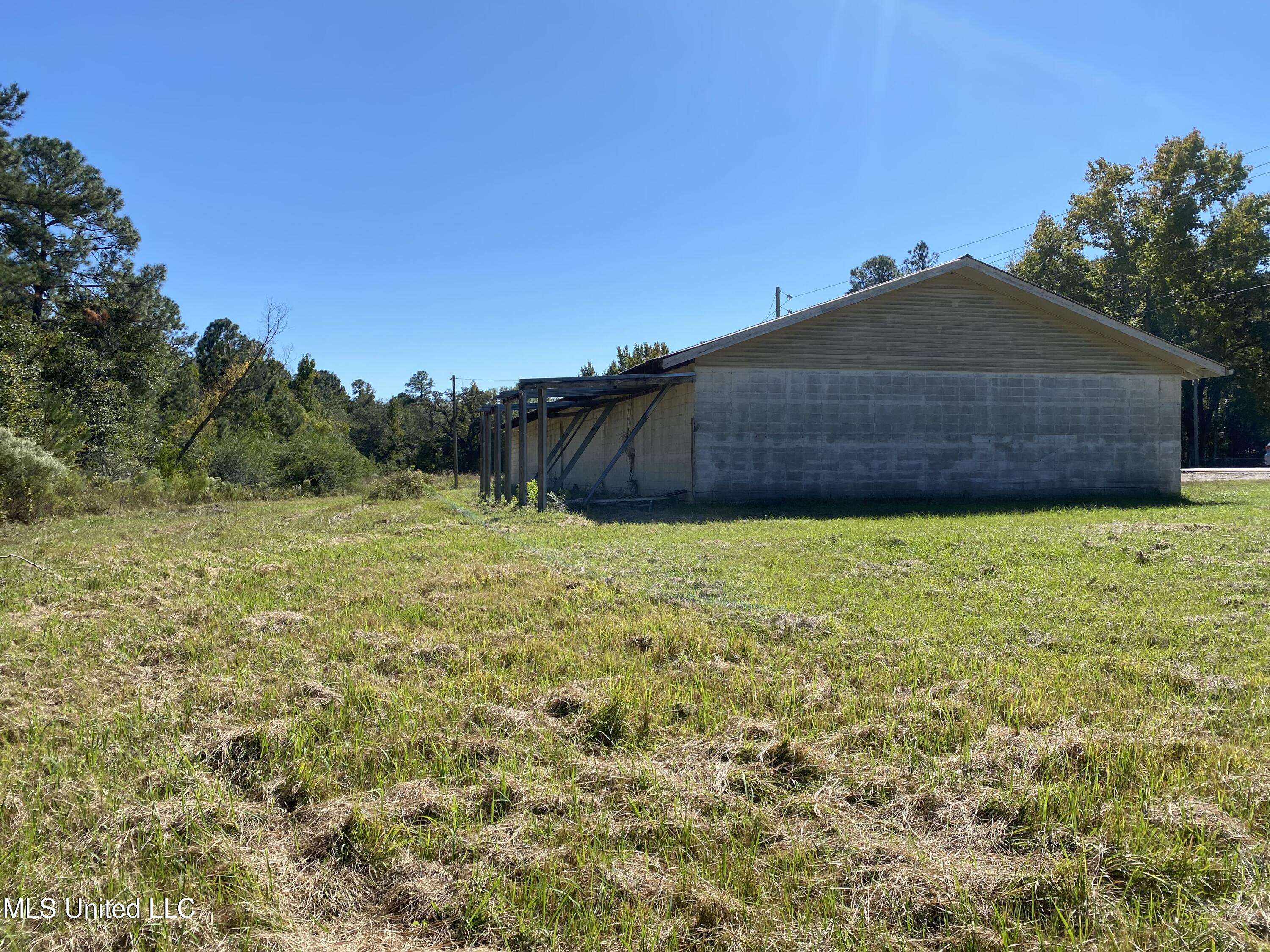 11178 County Farm Rd Road Property Photo 2