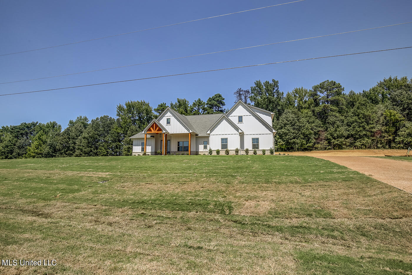 1528 Tributary Drive Property Photo 2