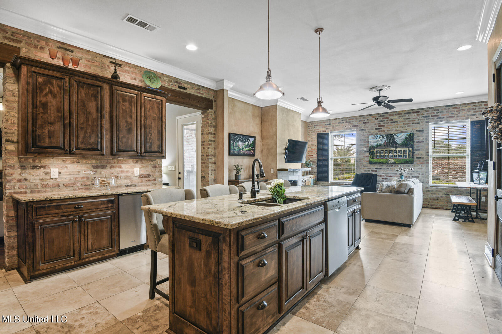15145 Dixie Oaks Drive Property Photo 12