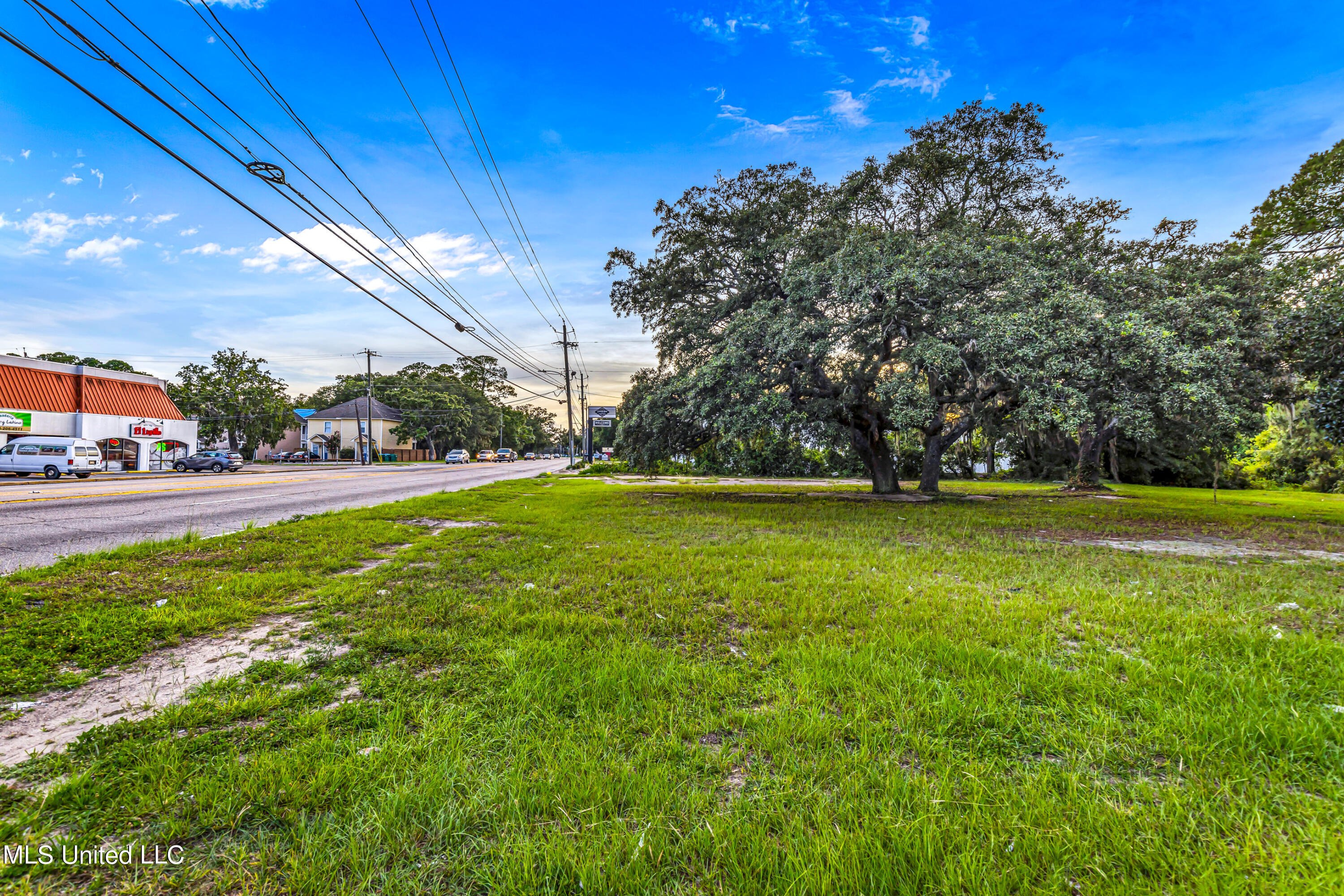 1864 E Pass Road Property Photo 4