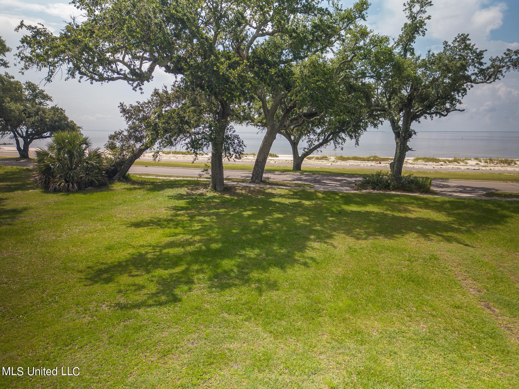 936 E Beach Boulevard Property Photo 4