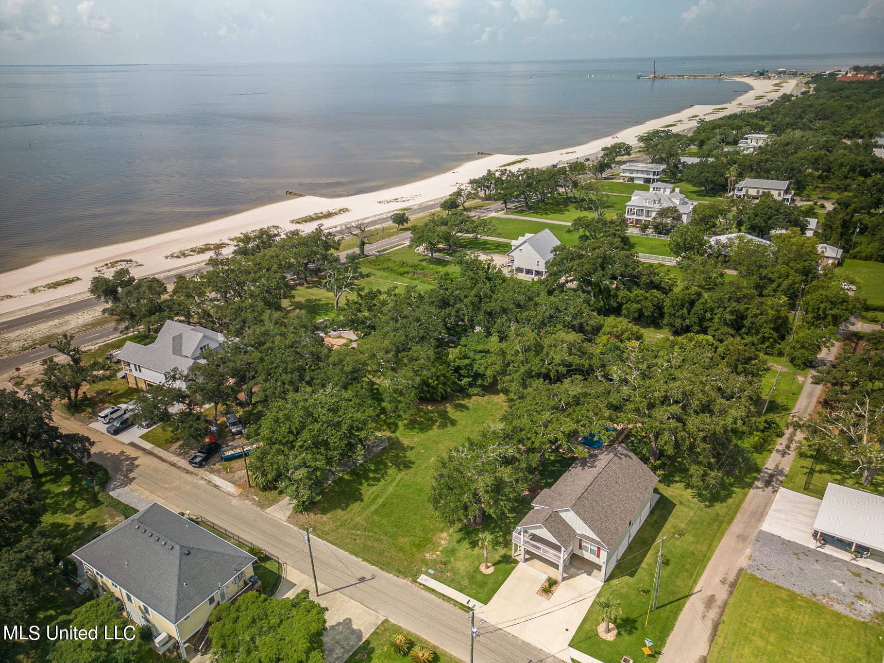 936 E Beach Boulevard Property Photo 7