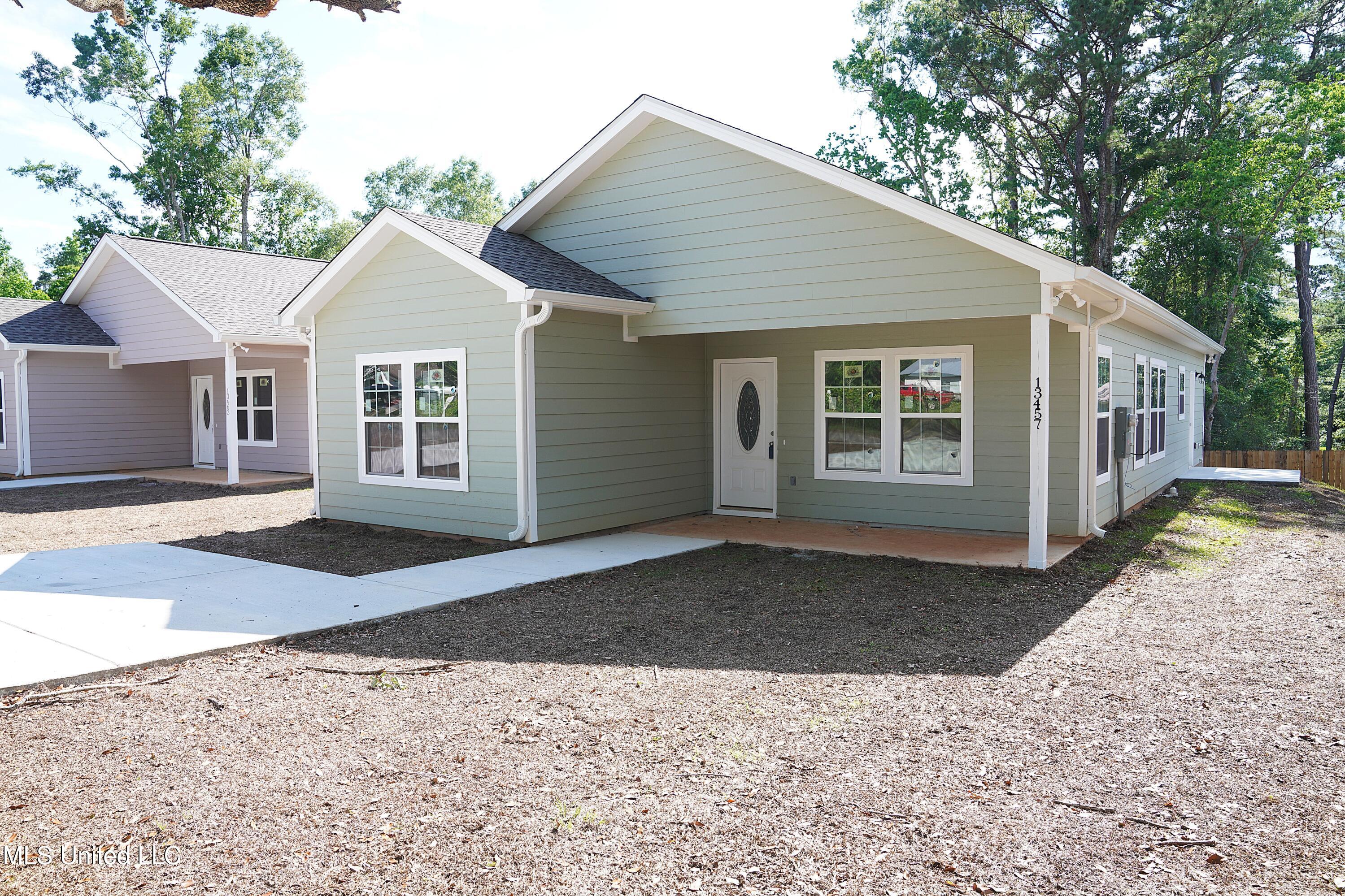 13463 Mary Avenue Property Photo 1