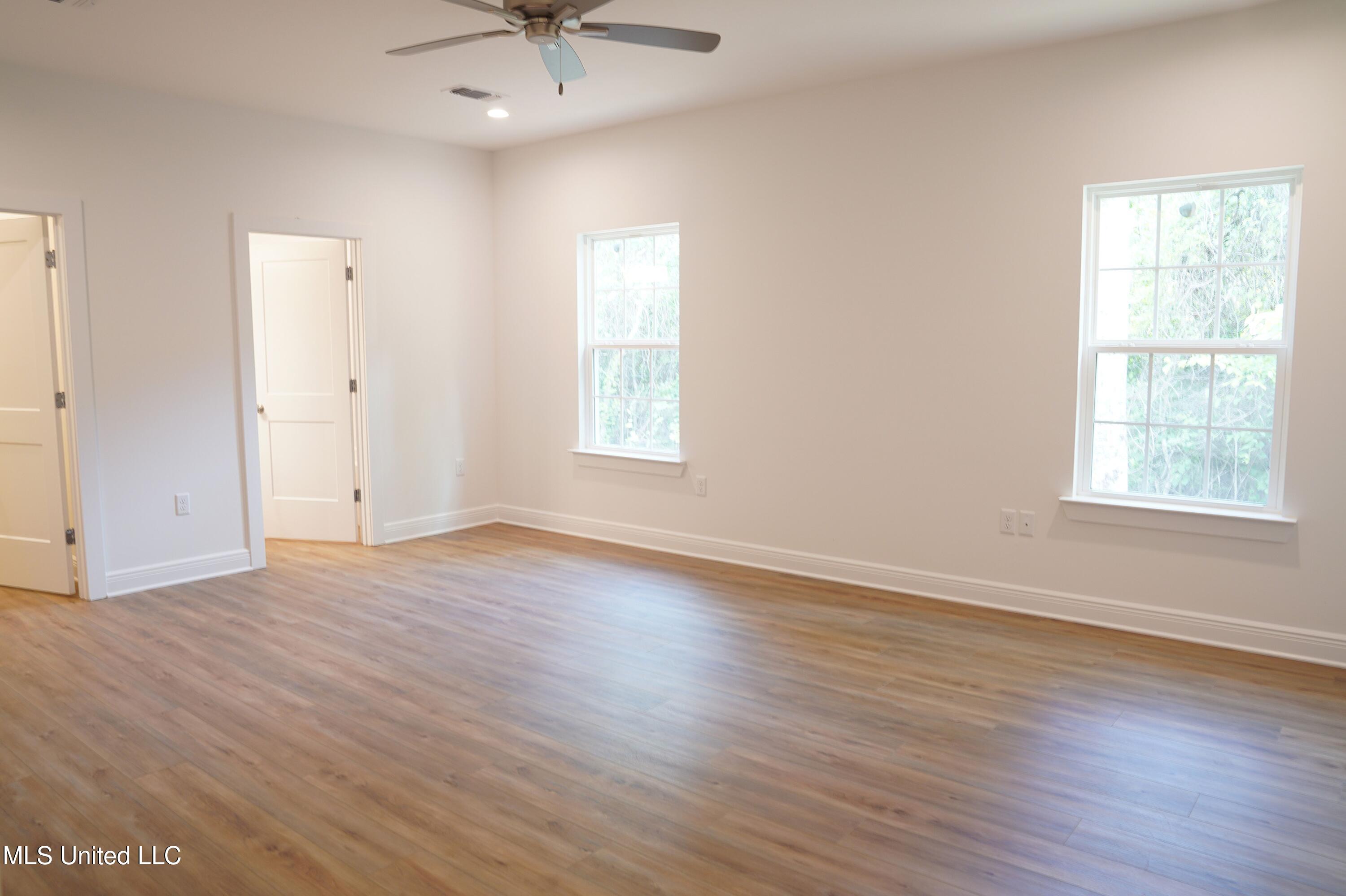 13463 Mary Avenue Property Photo 6