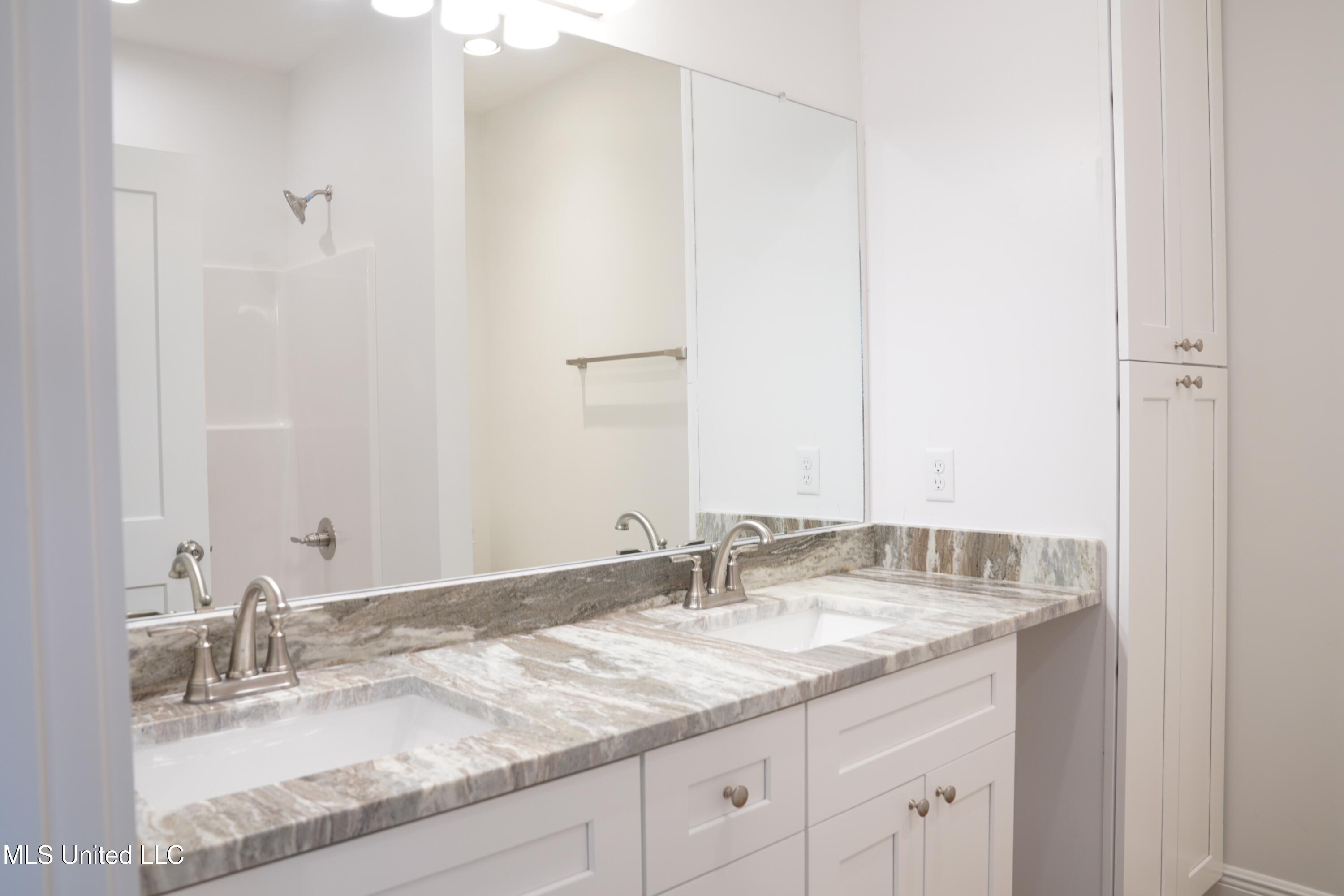 13463 Mary Avenue Property Photo 7