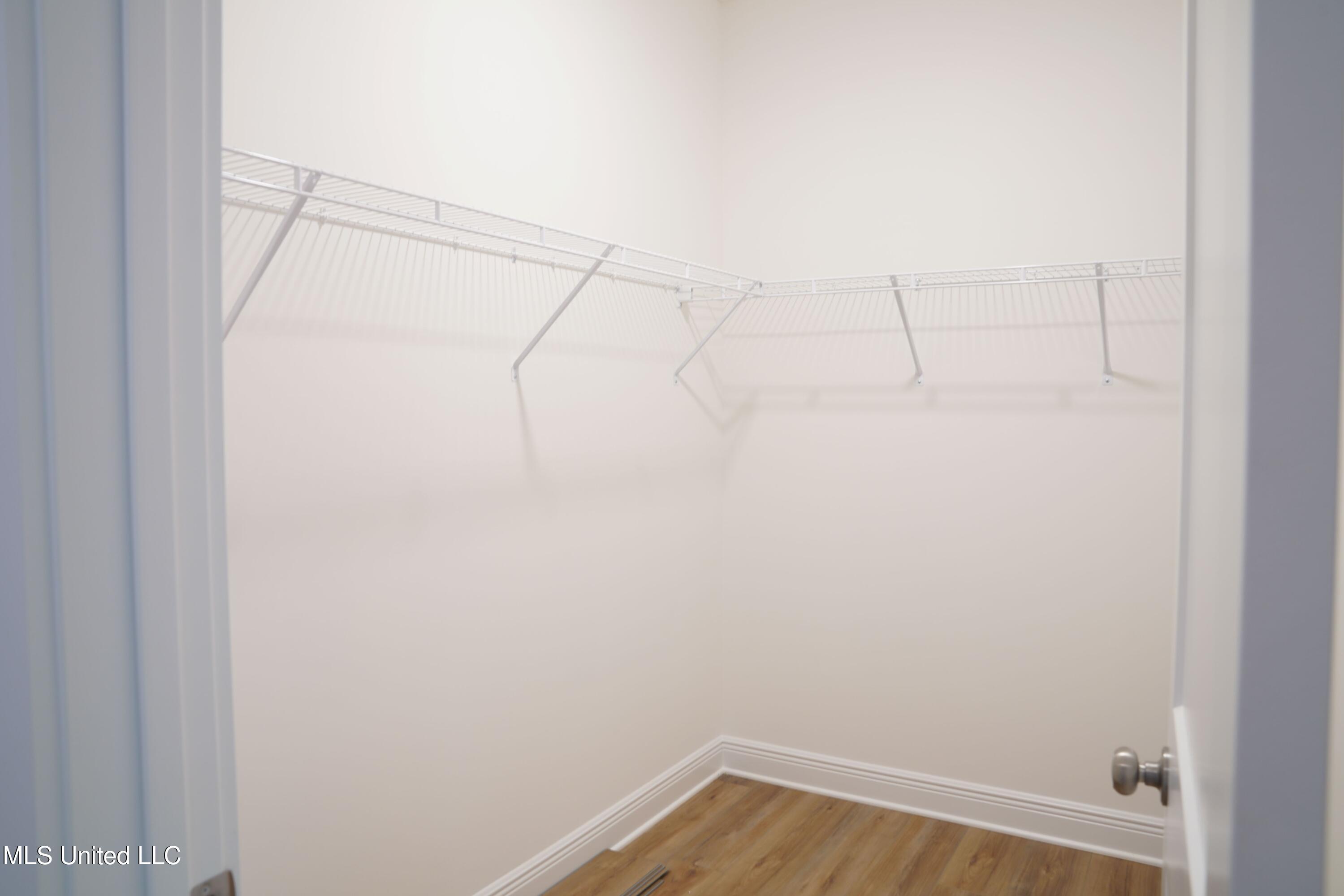 13463 Mary Avenue Property Photo 9