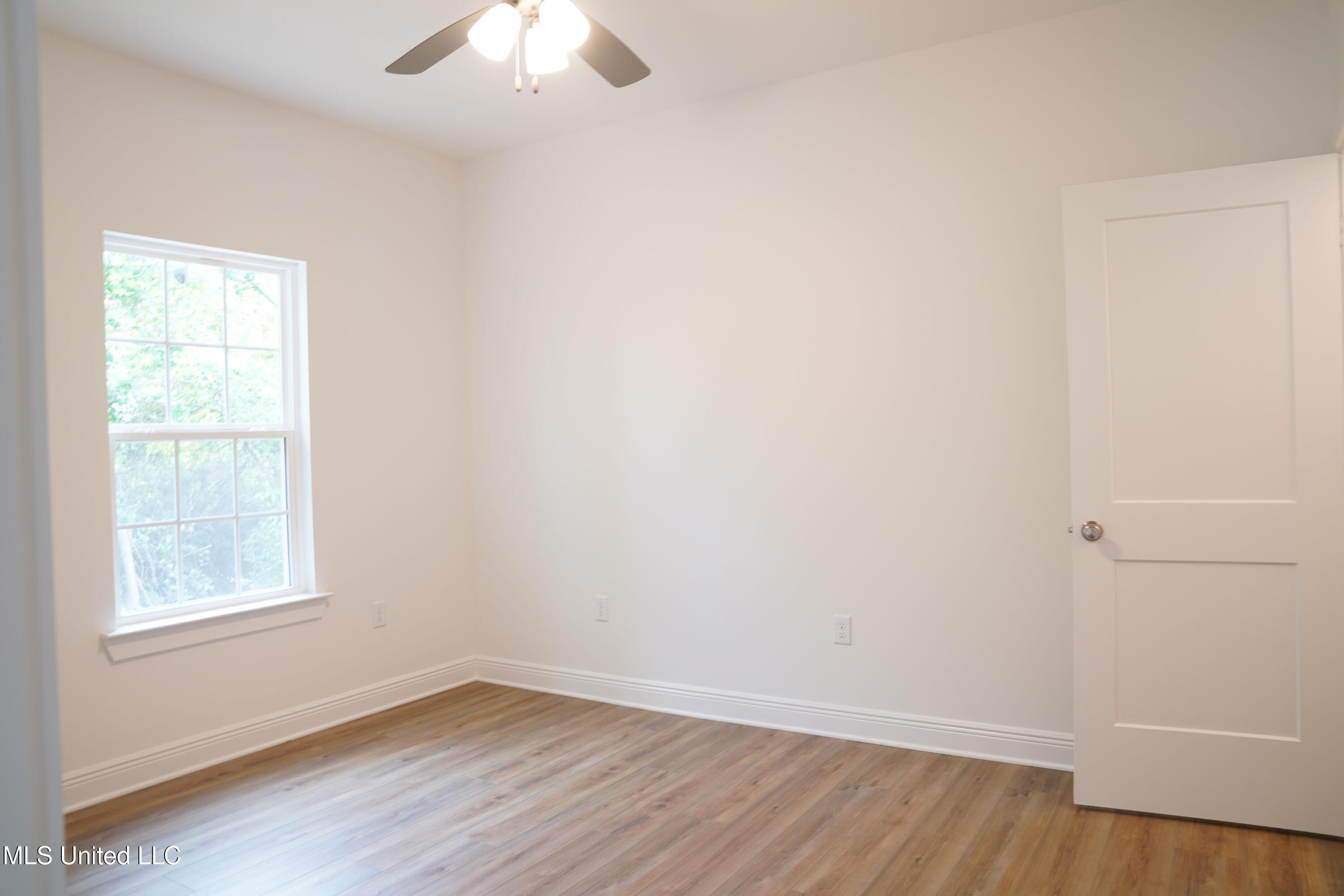 13463 Mary Avenue Property Photo 10