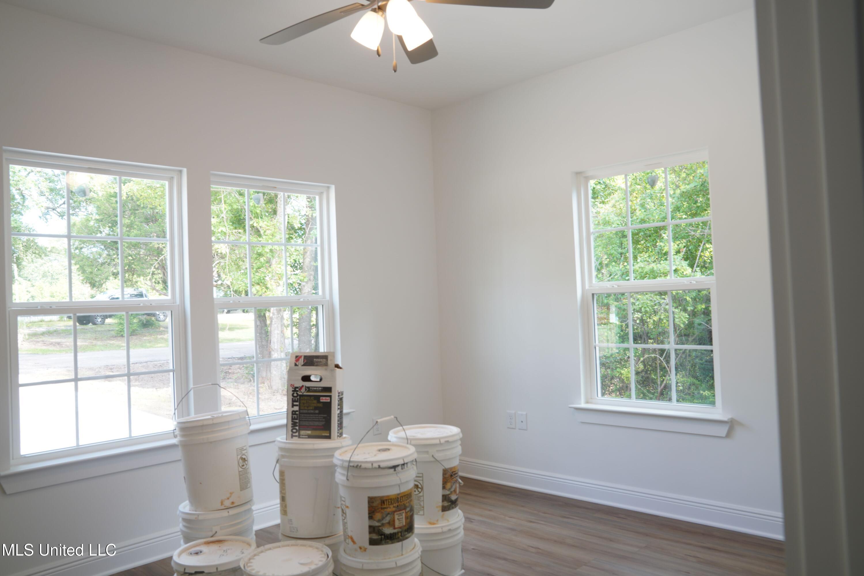 13451 Mary Avenue Property Photo 12