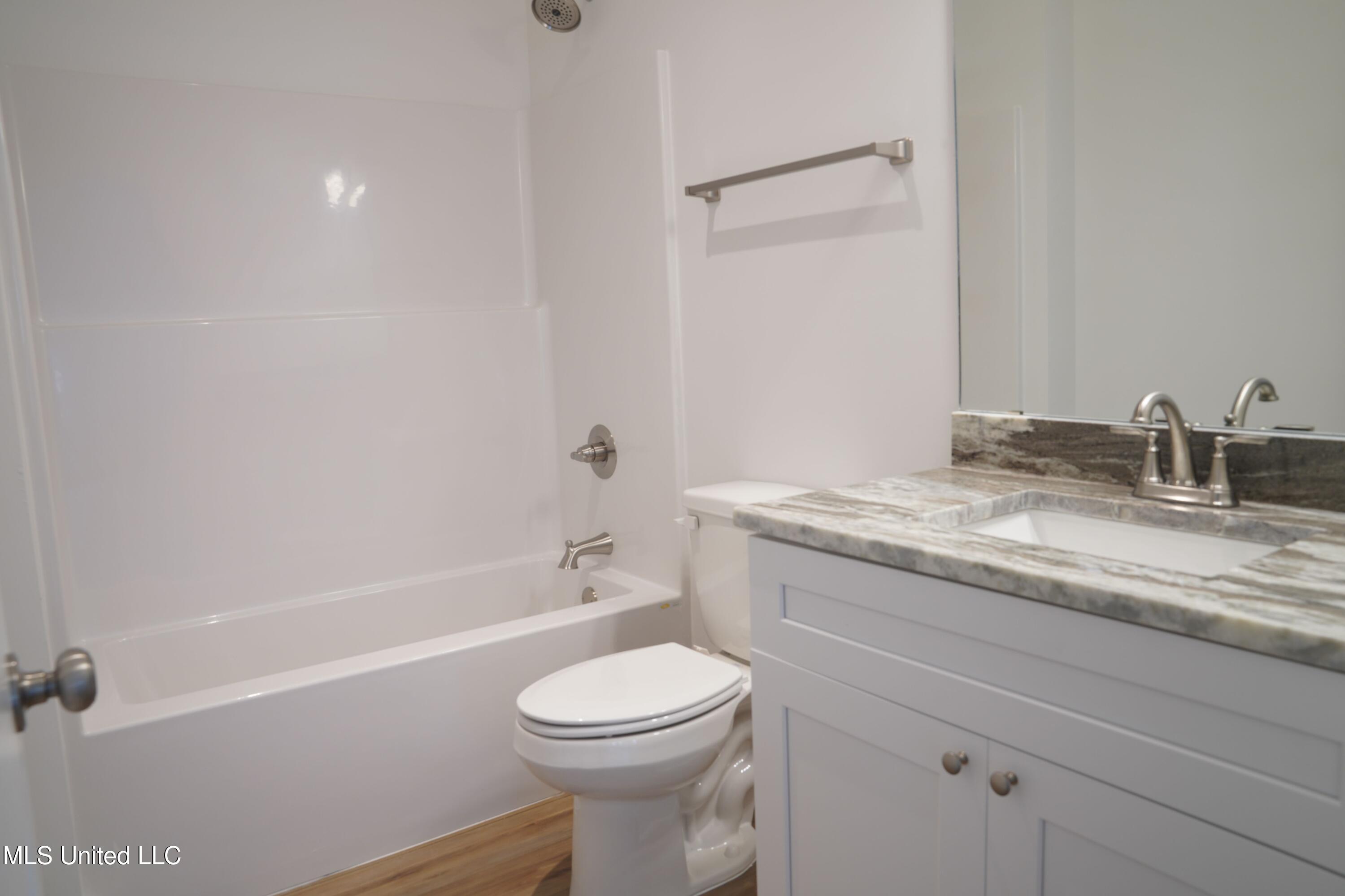 13451 Mary Avenue Property Photo 13