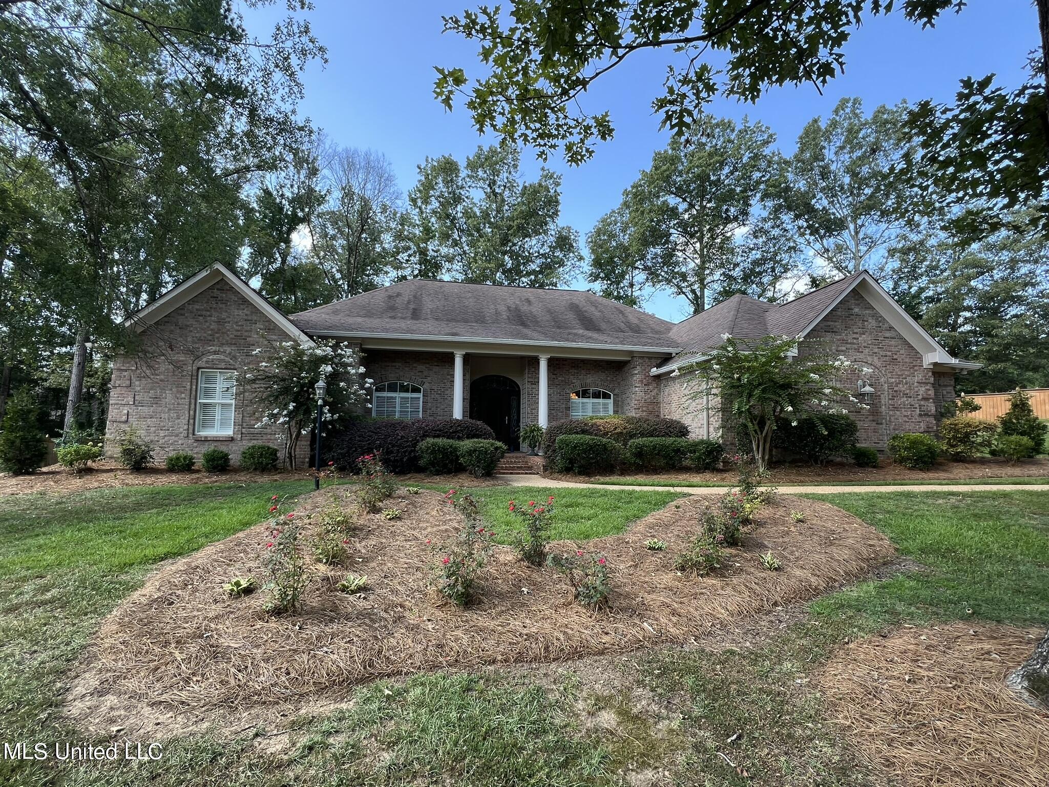 112 Dunton Hill Lane Property Photo