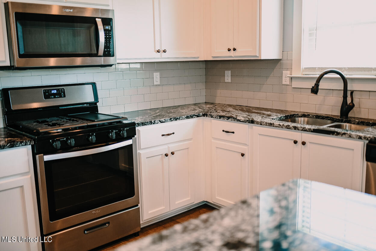 1150 Howell Way Property Photo 10