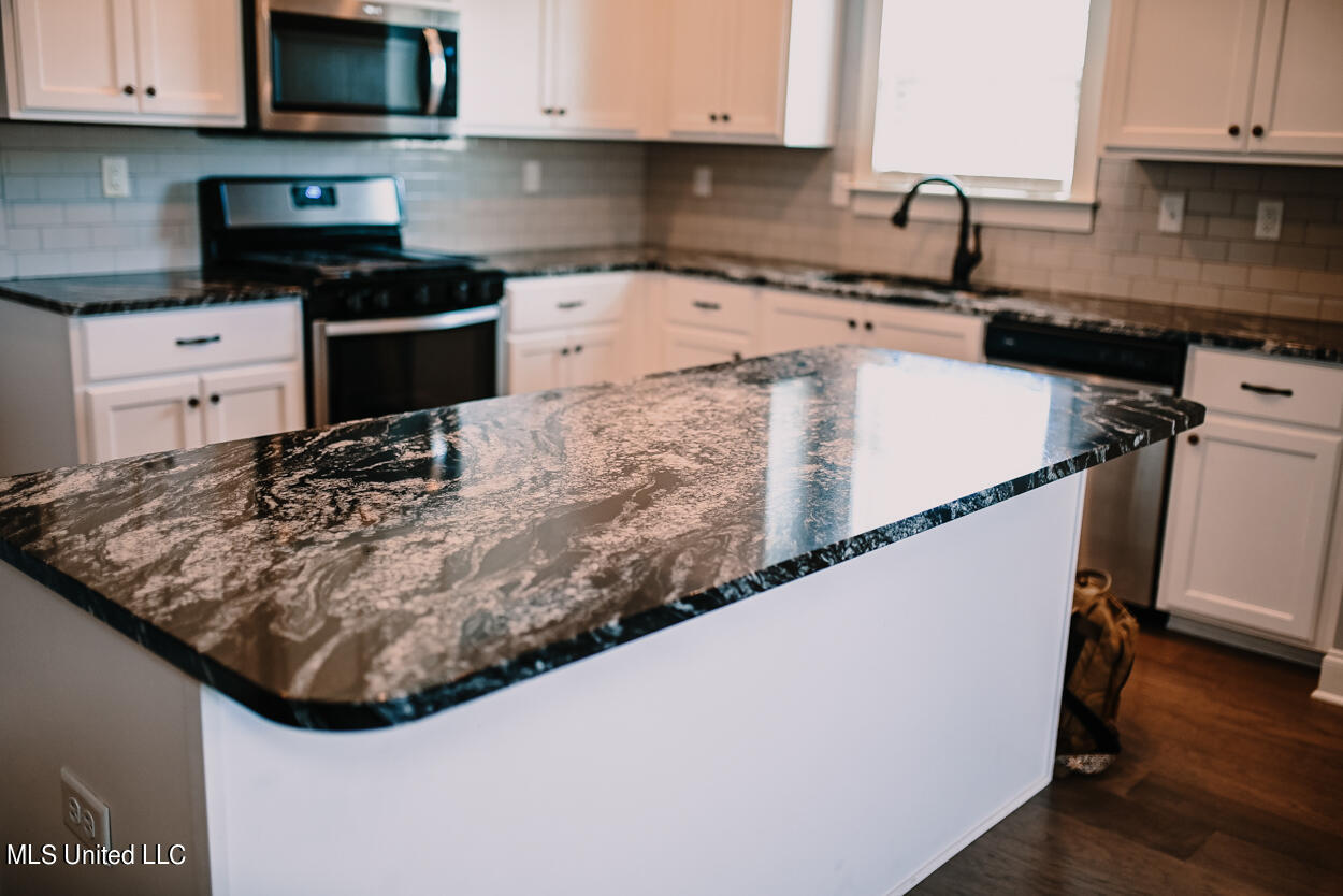 1150 Howell Way Property Photo 13