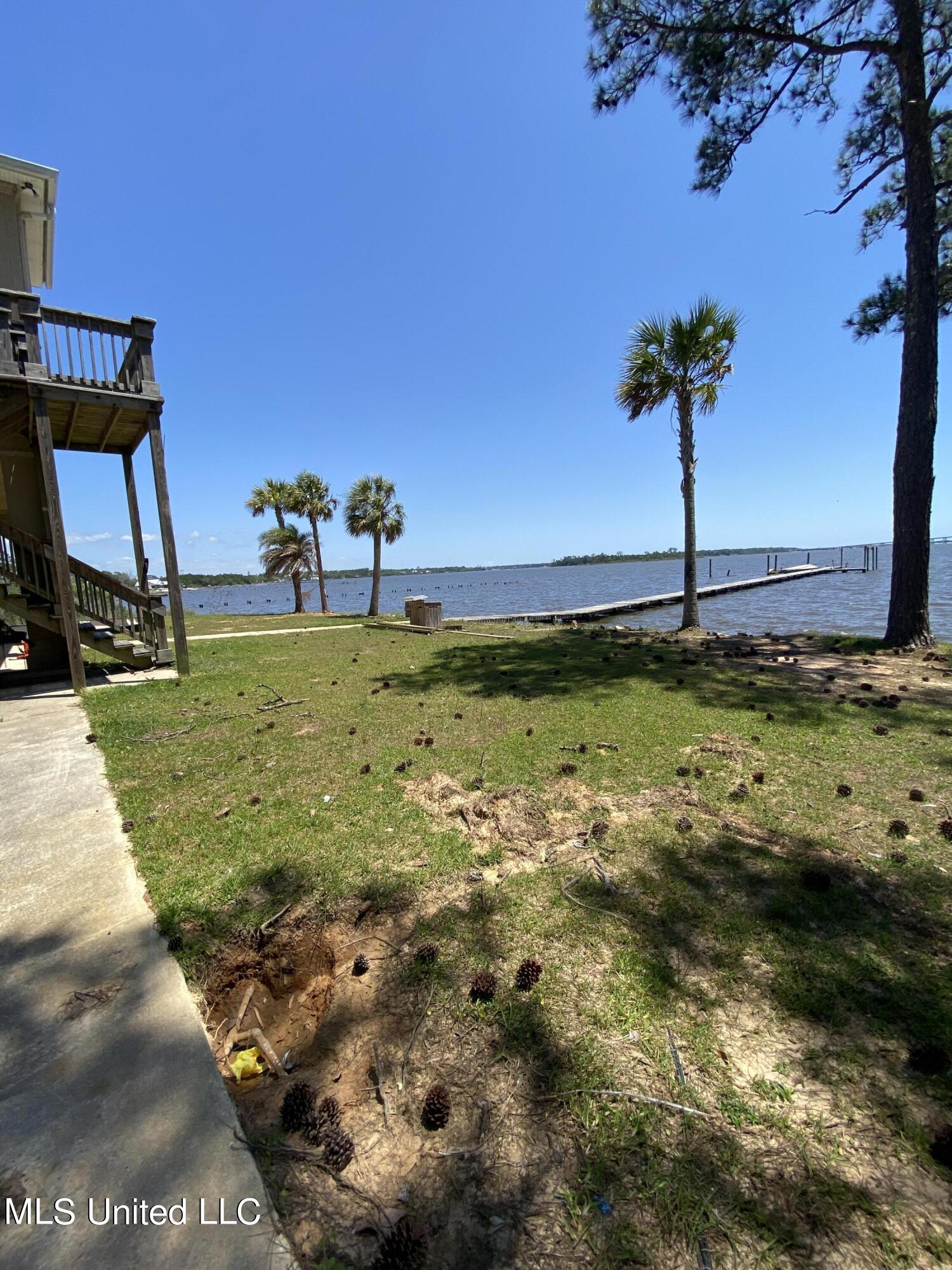 15105 Hummingbird Lane Property Photo 8