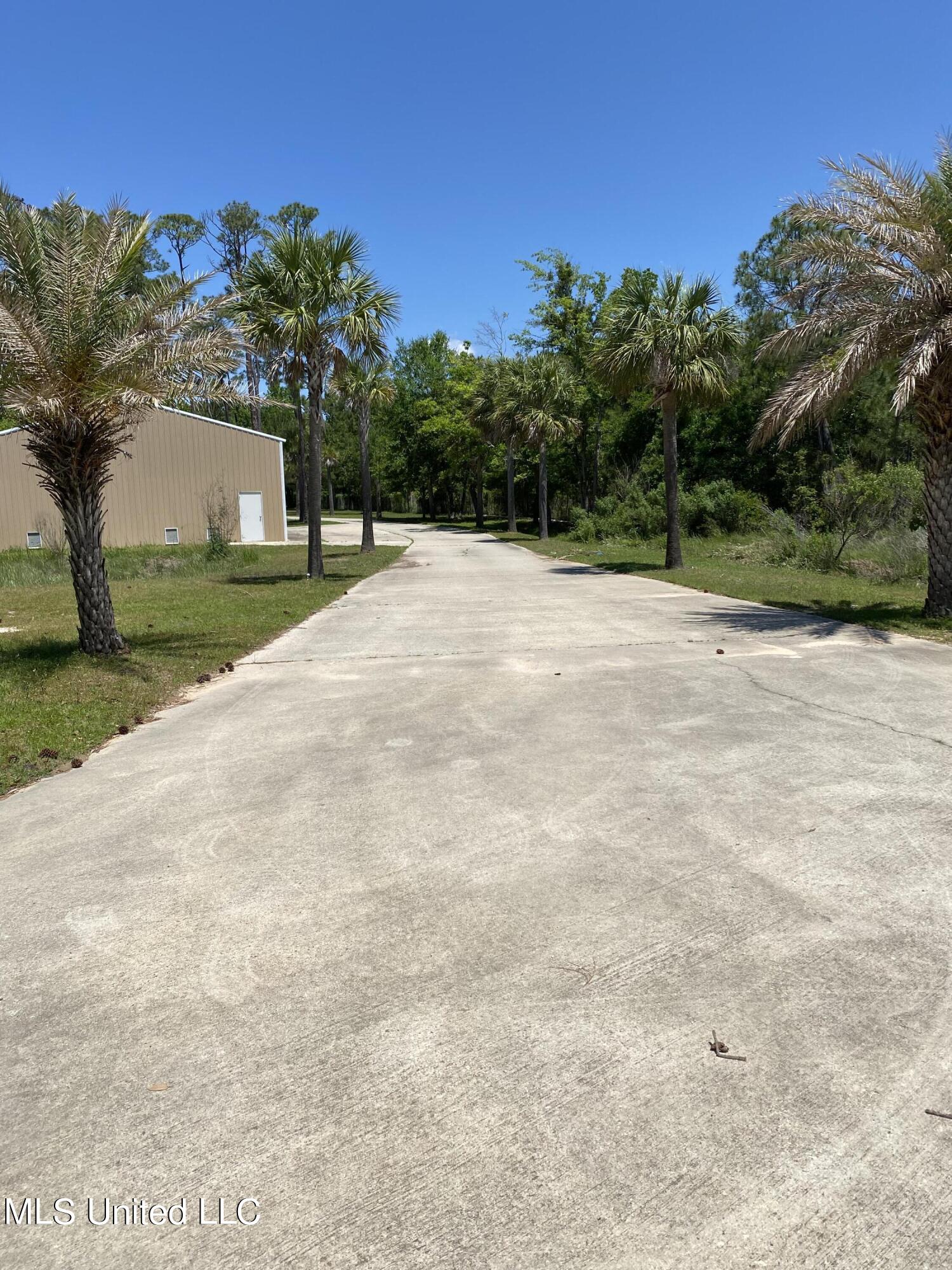 15105 Hummingbird Lane Property Photo 15