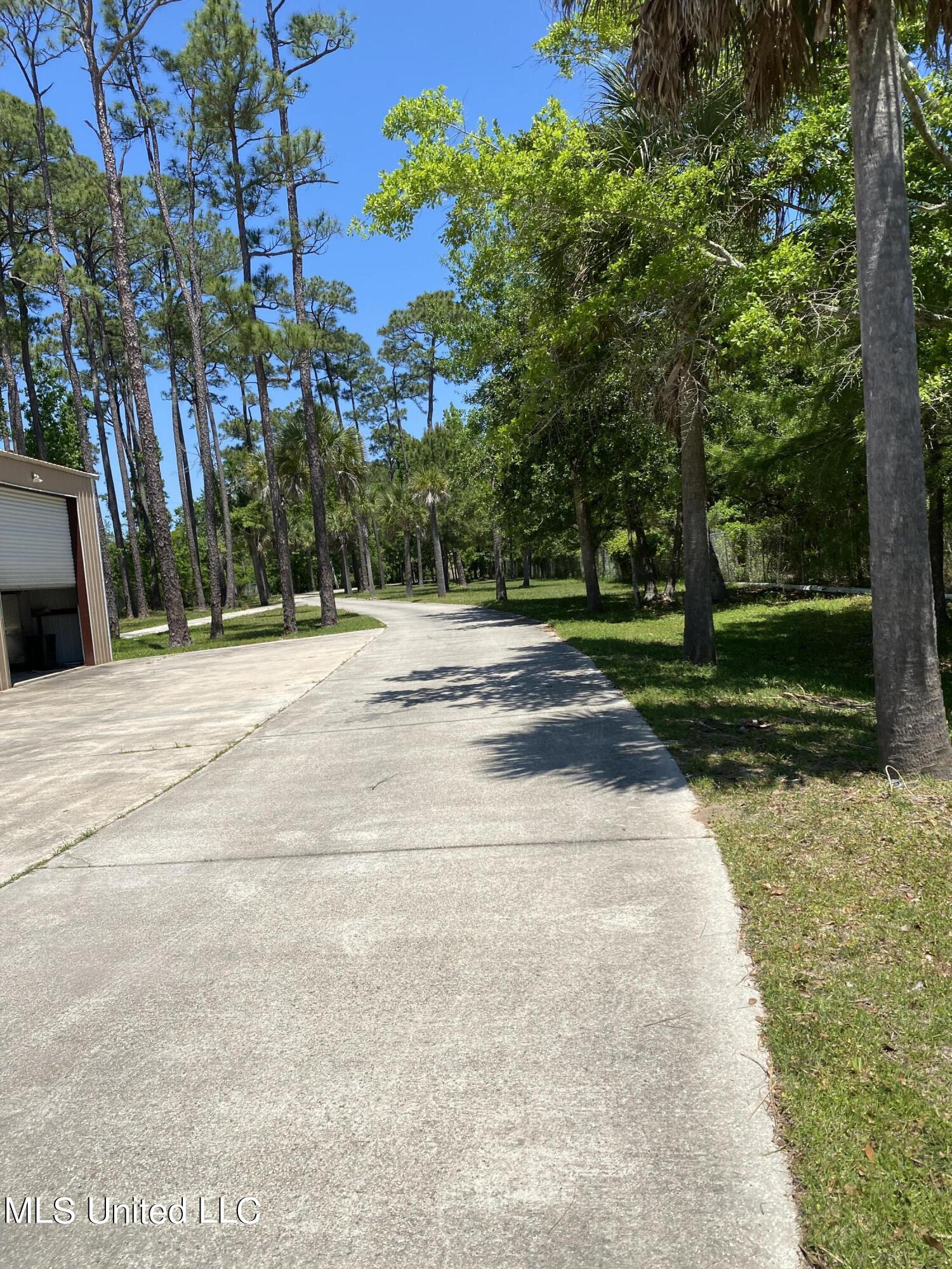 15105 Hummingbird Lane Property Photo 45