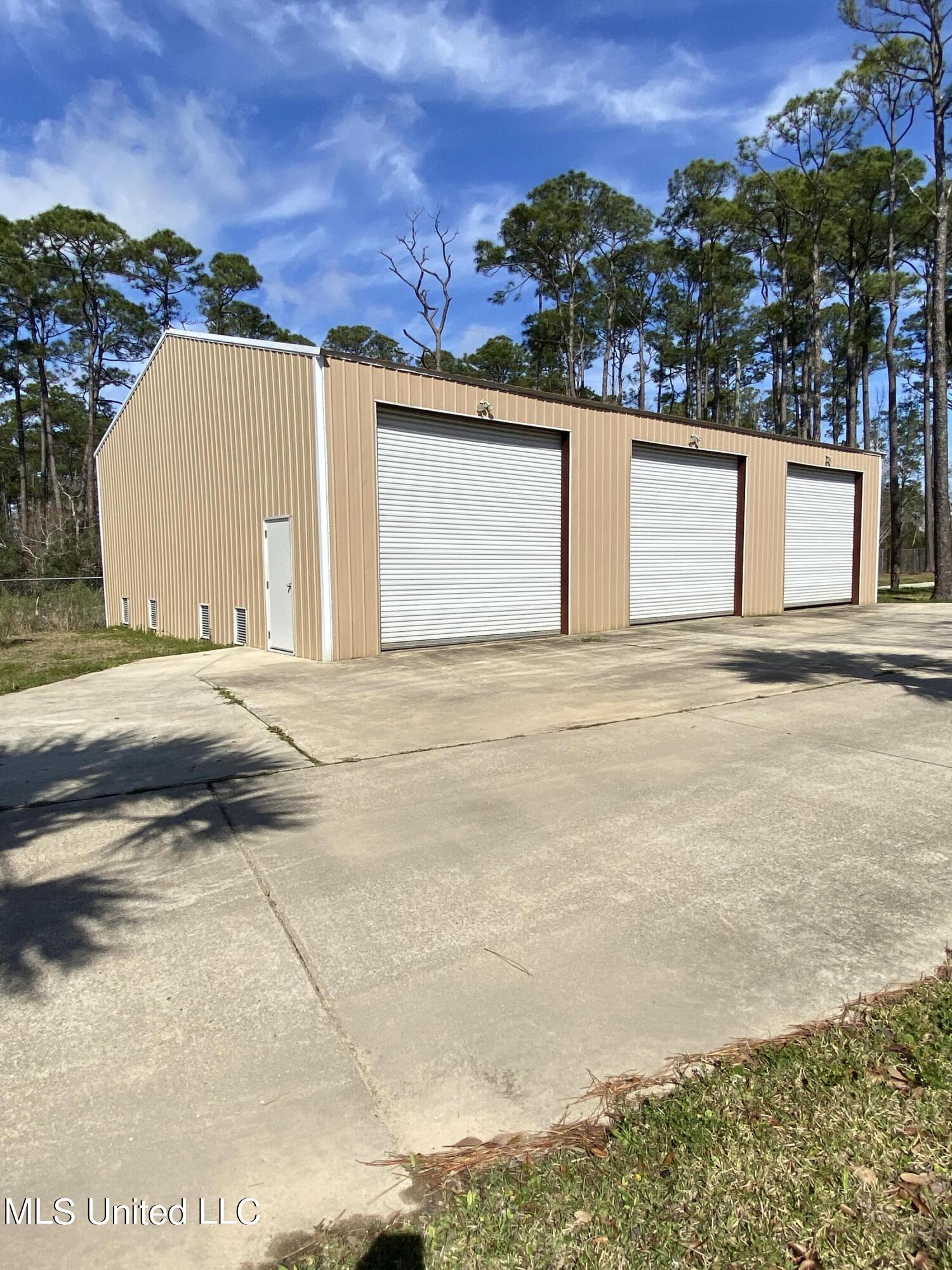 15105 Hummingbird Lane Property Photo 49