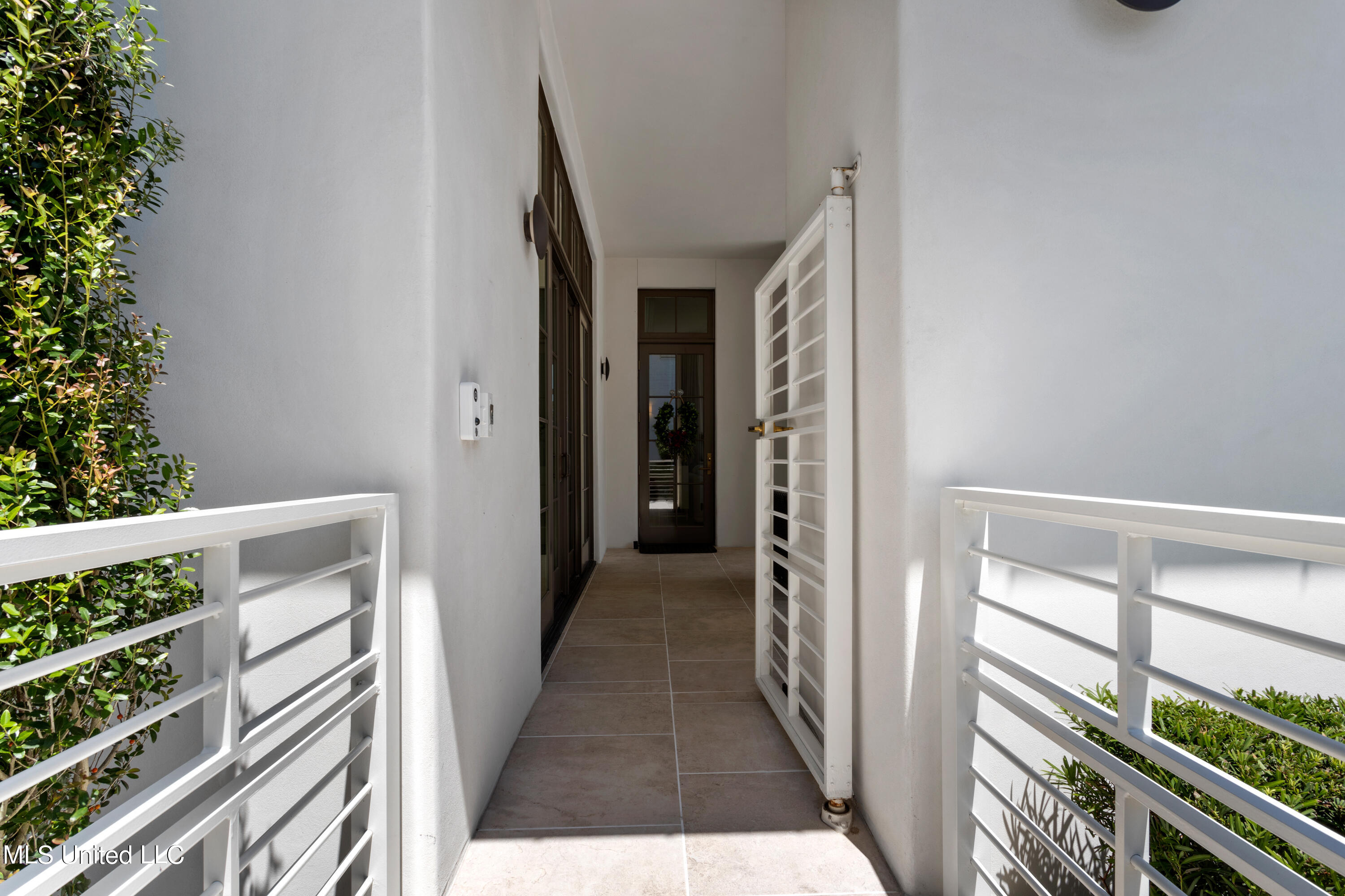 922 E Beach Boulevard Property Photo 11