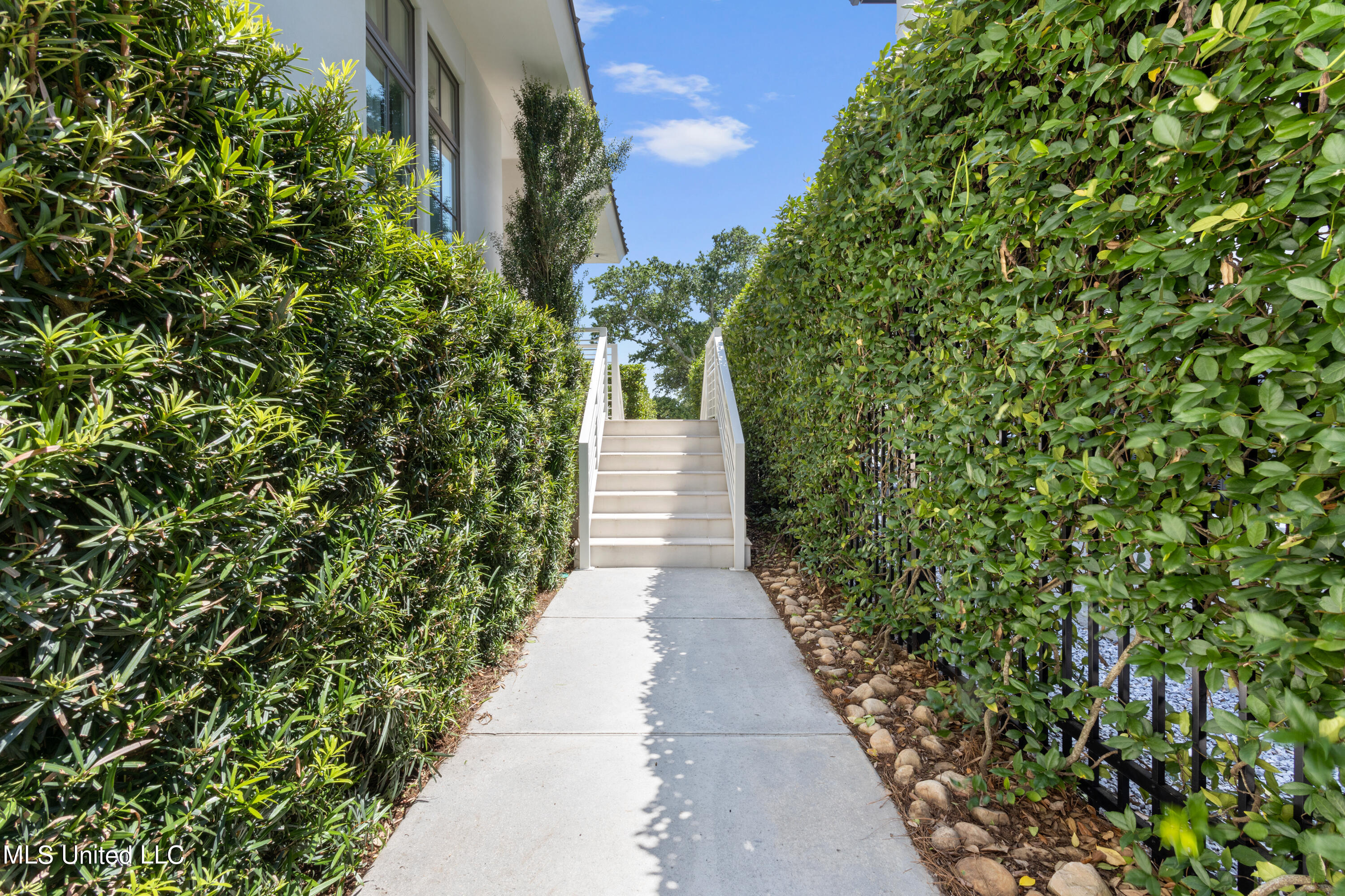 922 E Beach Boulevard Property Photo 112