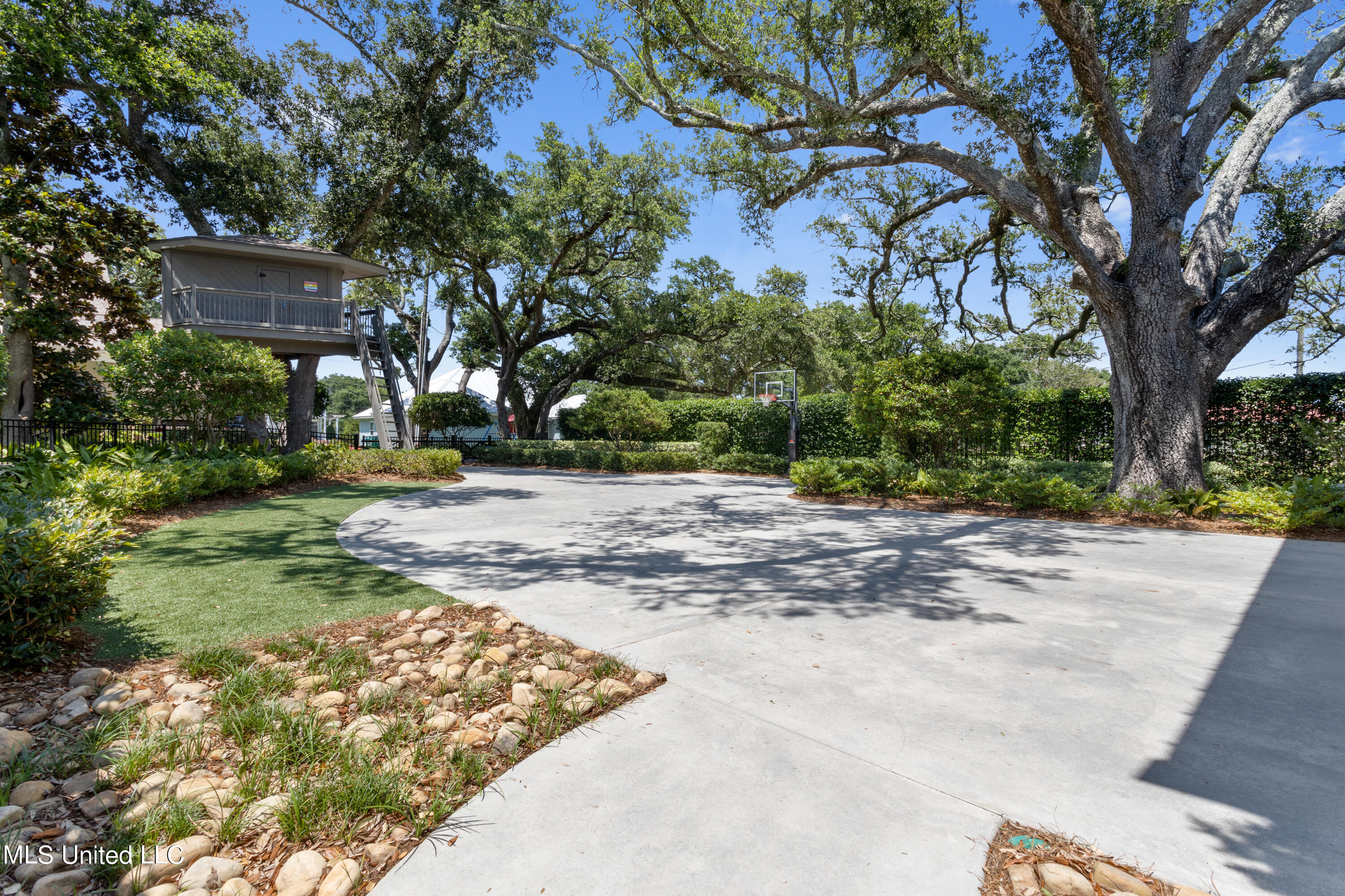 922 E Beach Boulevard Property Photo 123