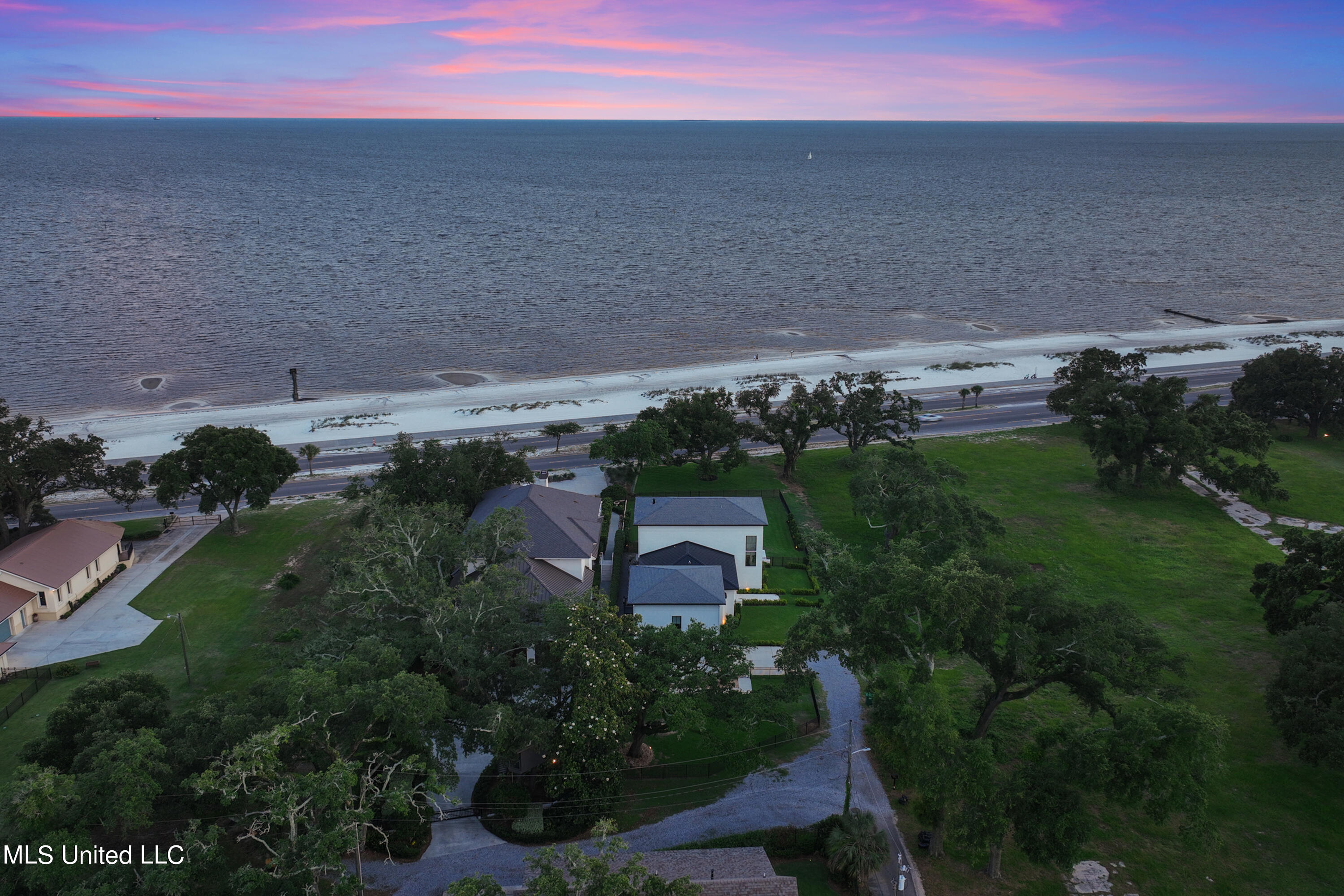 922 E Beach Boulevard Property Photo 134