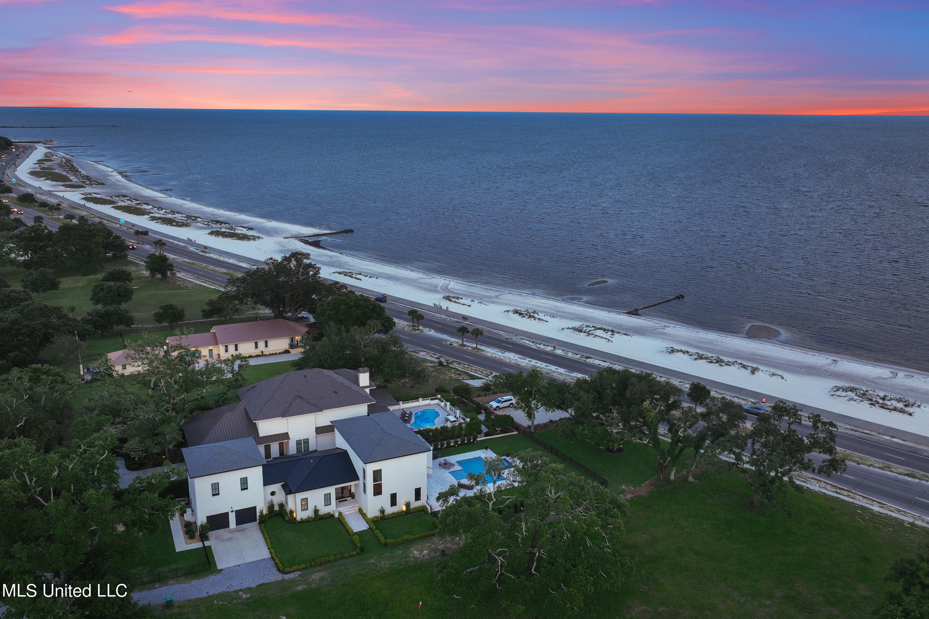 922 E Beach Boulevard Property Photo 137