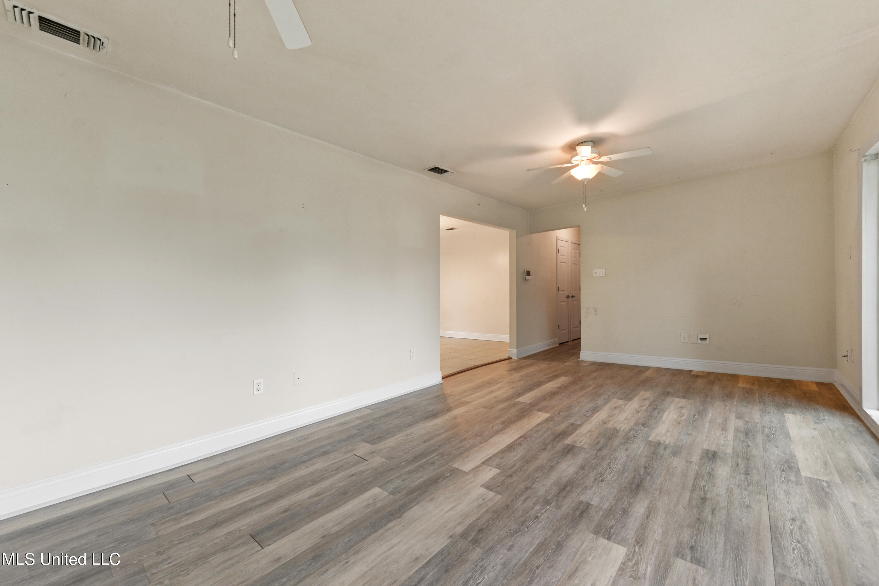 100 Hickory Lane Property Photo 7