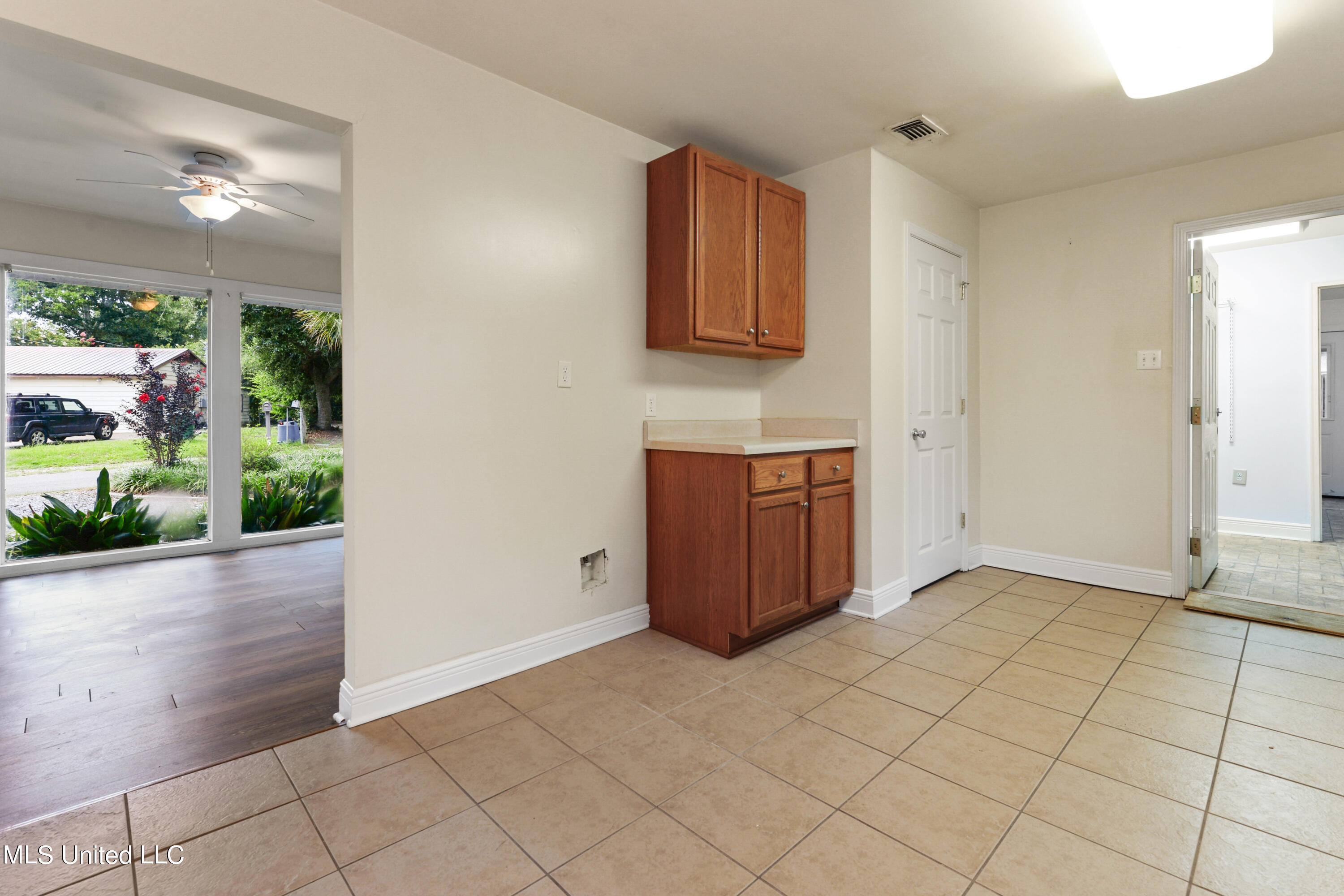 100 Hickory Lane Property Photo 11