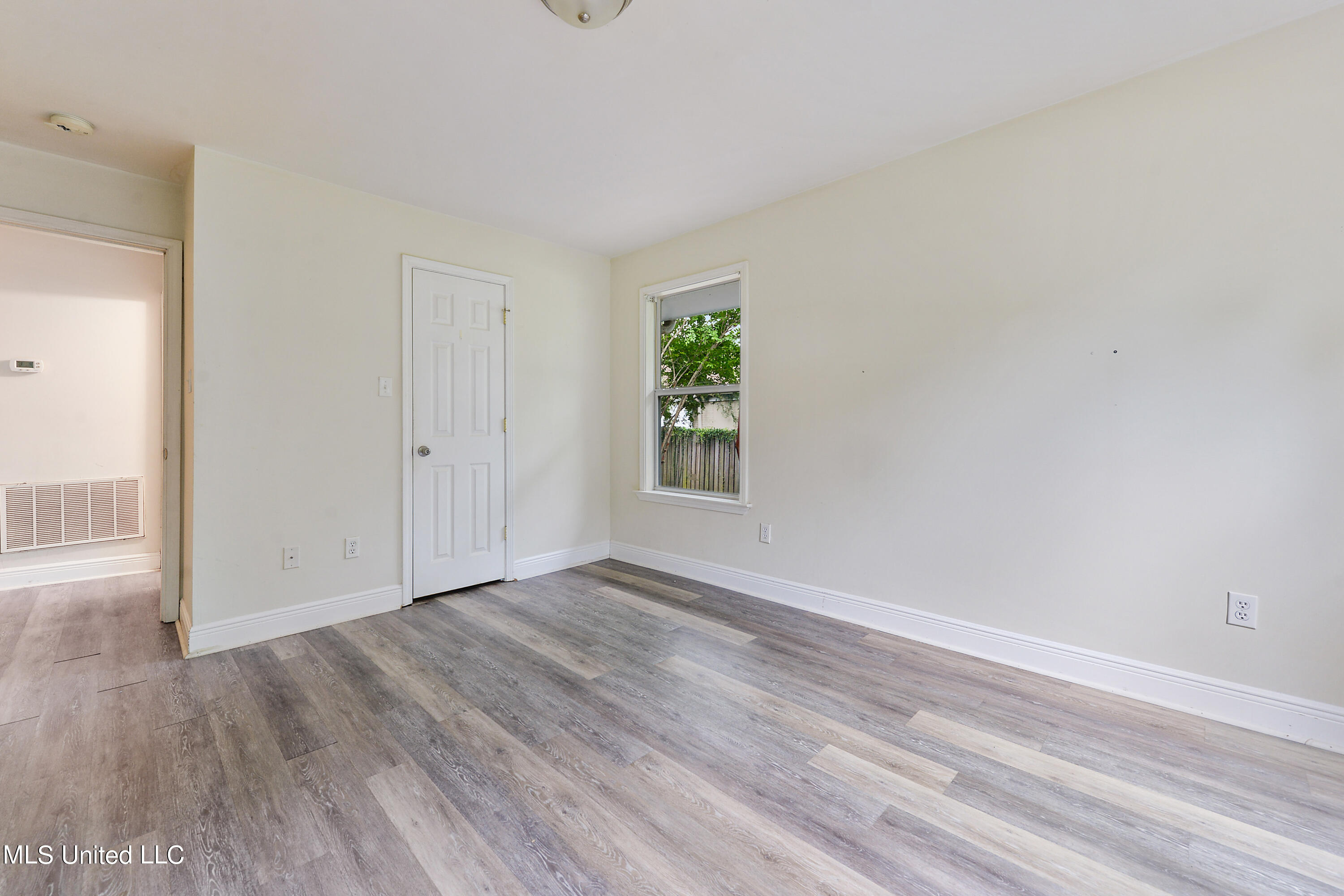 100 Hickory Lane Property Photo 18