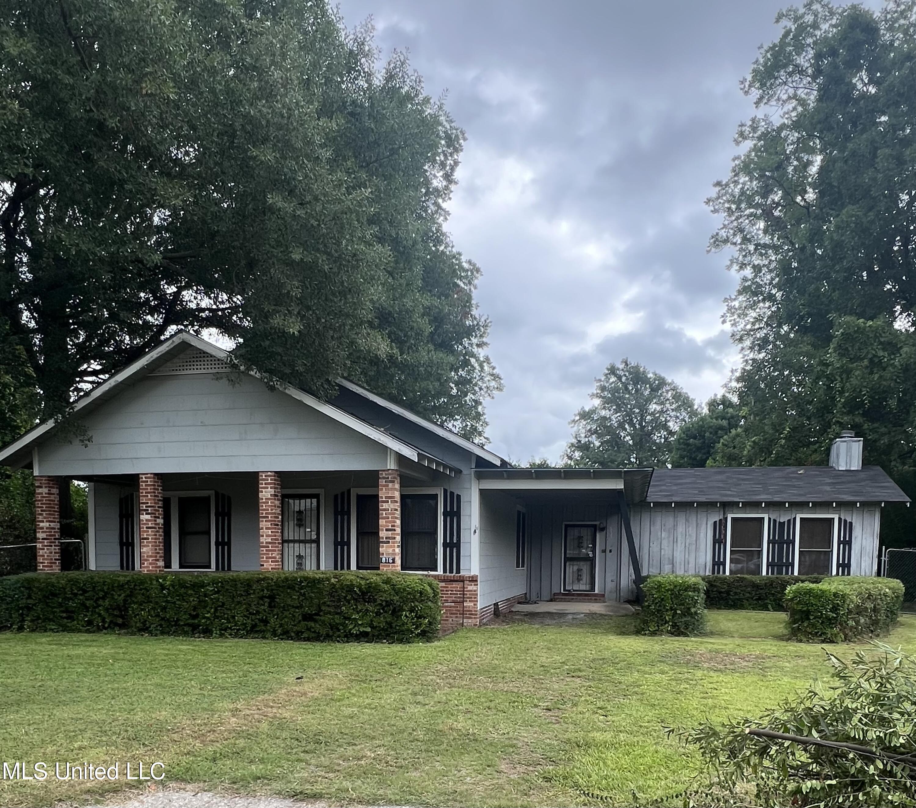 816 Cherokee Street Property Photo 1