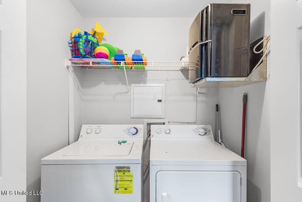 2230 Beach Drive Property Photo 22