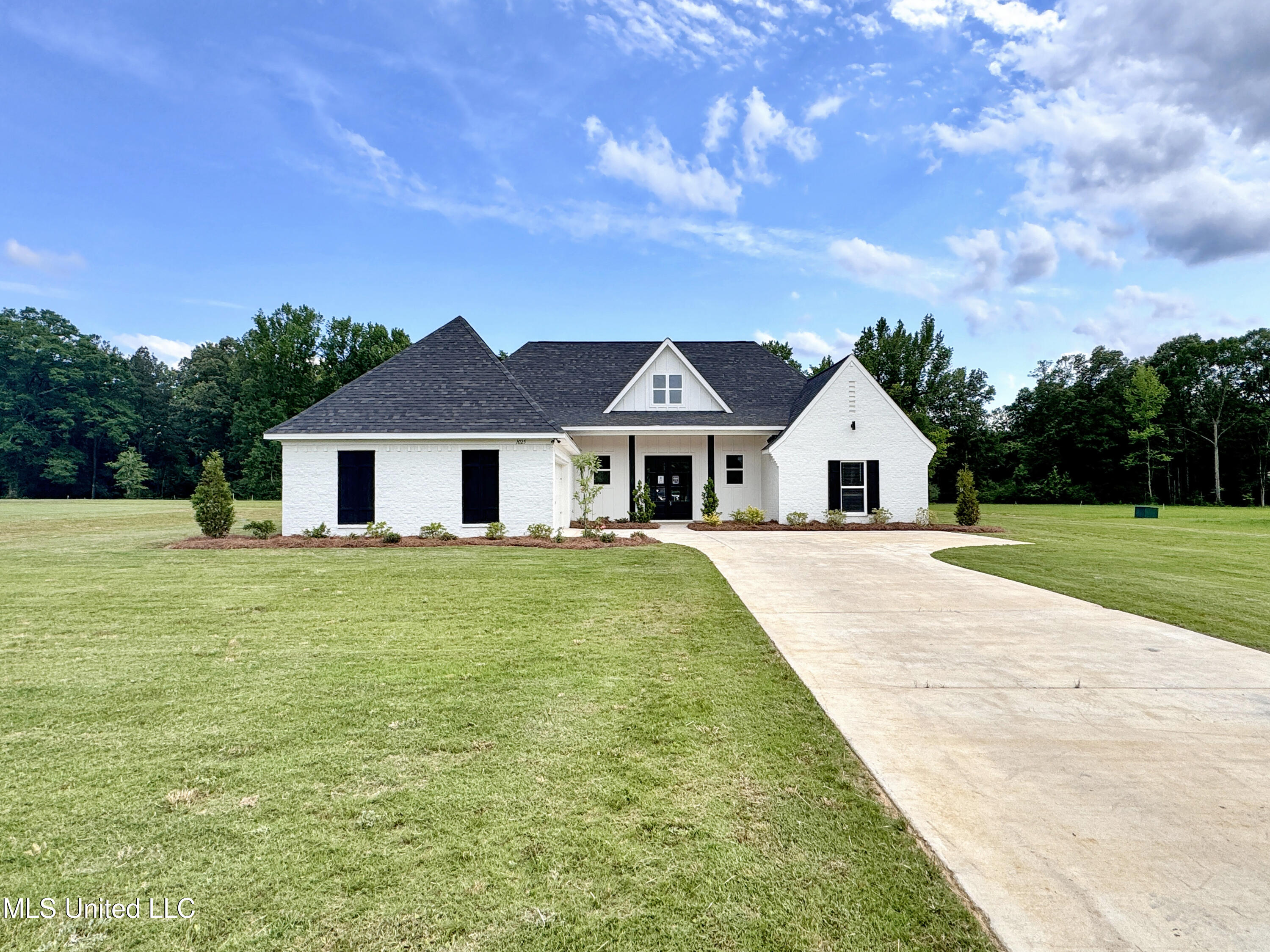 1025 Mullican Road Property Photo 1